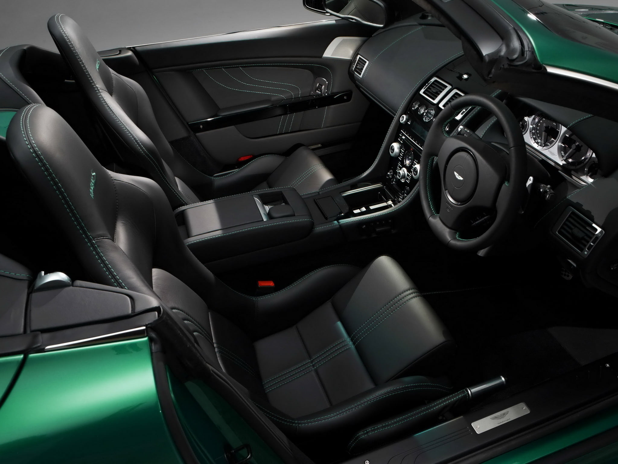 vehicle Interior, close-up, absence, modern, day, driving, indoors, mode of transportation, mode of Transport, vantage, control, interior, sports Car, salon, HD Wallpaper