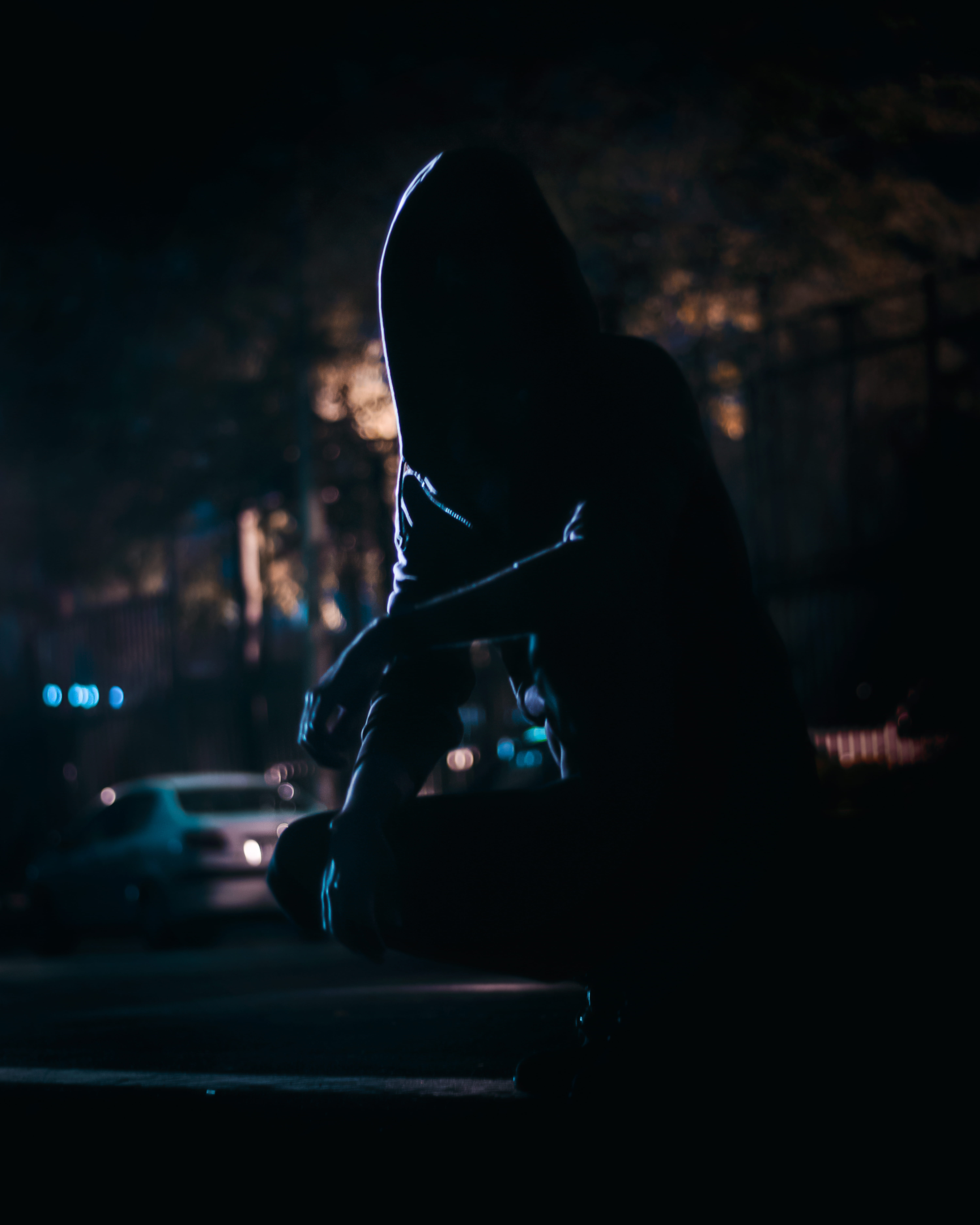car, real people, city, mode of transportation, assasins, side view, architecture, land vehicle, lifestyles, communication, urban, one person, 5K, technology, Phone HD Wallpaper