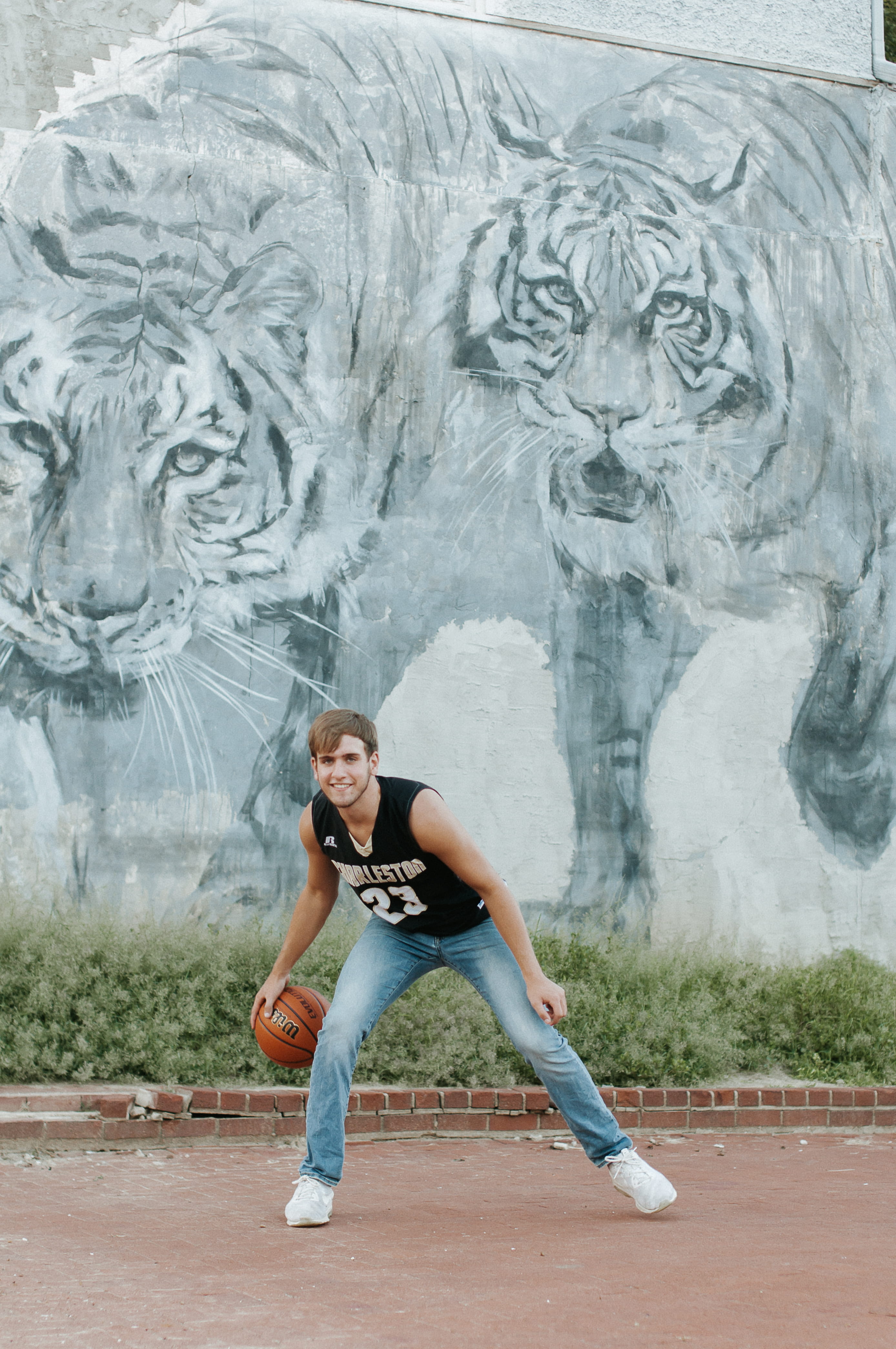 young Adult, art, wall, street, dribble, beauty, male, style, adult, street art, 4K, man, graffiti, sport, urban Scene, one Person, outdoors, lifestyles, Phone HD Wallpaper