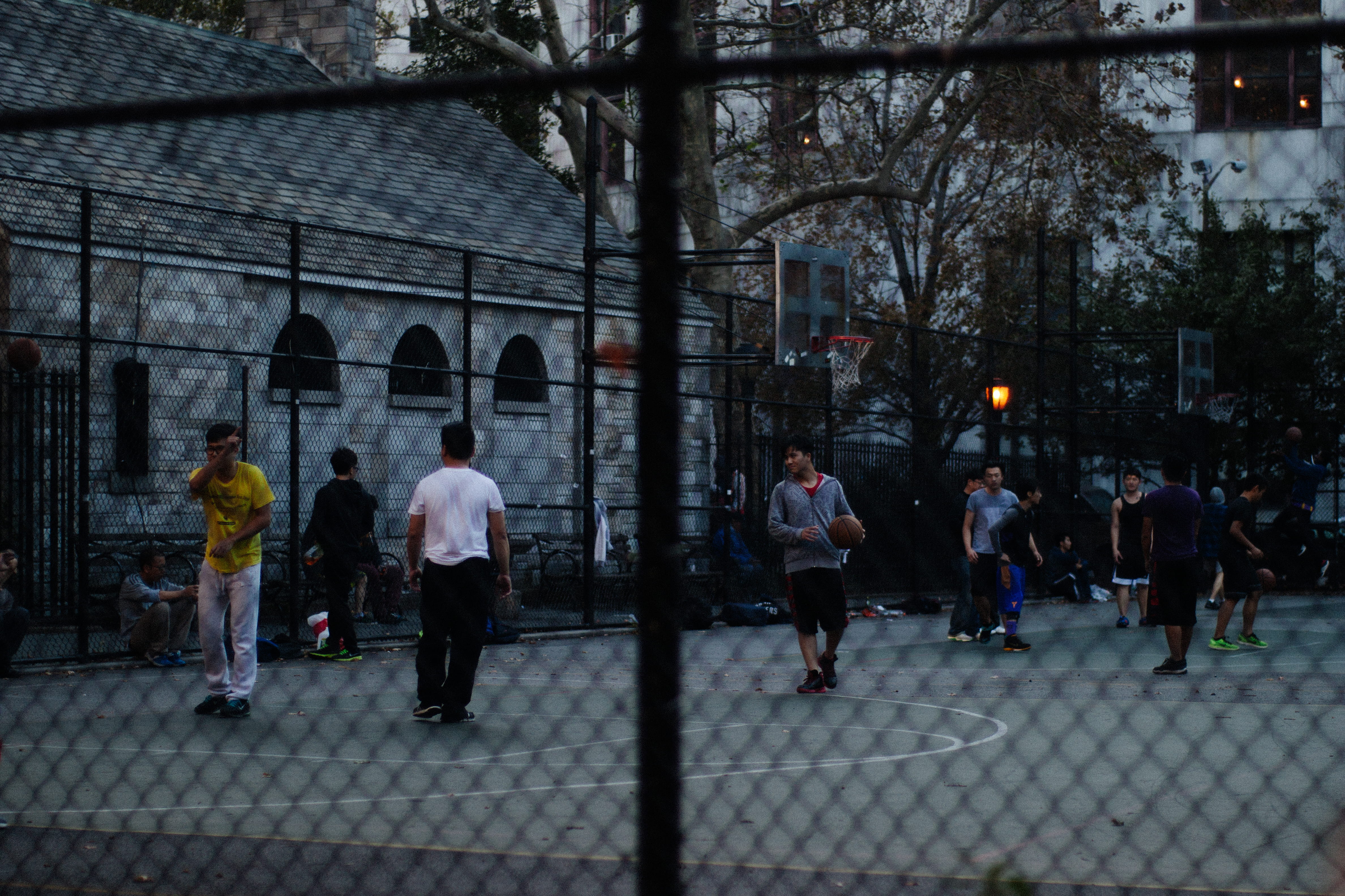 motion, united states, dribbling, city, 4K, outdoors, basketball, people, basket, group of people, court, women, transportation, dusk, real people, games, HD Wallpaper