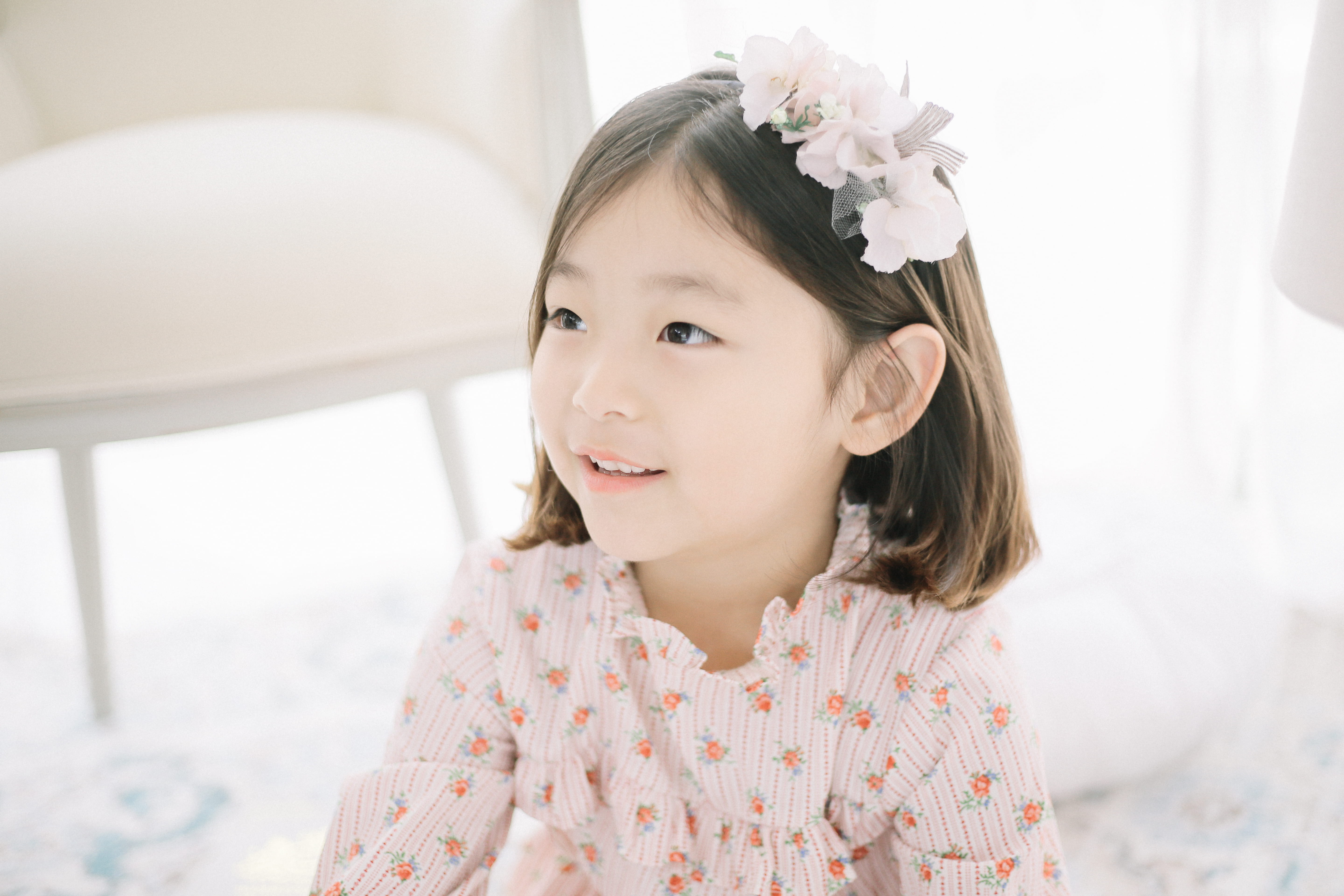 대한민국, one person, wearing, 5K, girl, flower, portrait, child, offspring, headshot, indoors, innocence, close-up, clean, cute, women, hairstyle, smile, HD Wallpaper