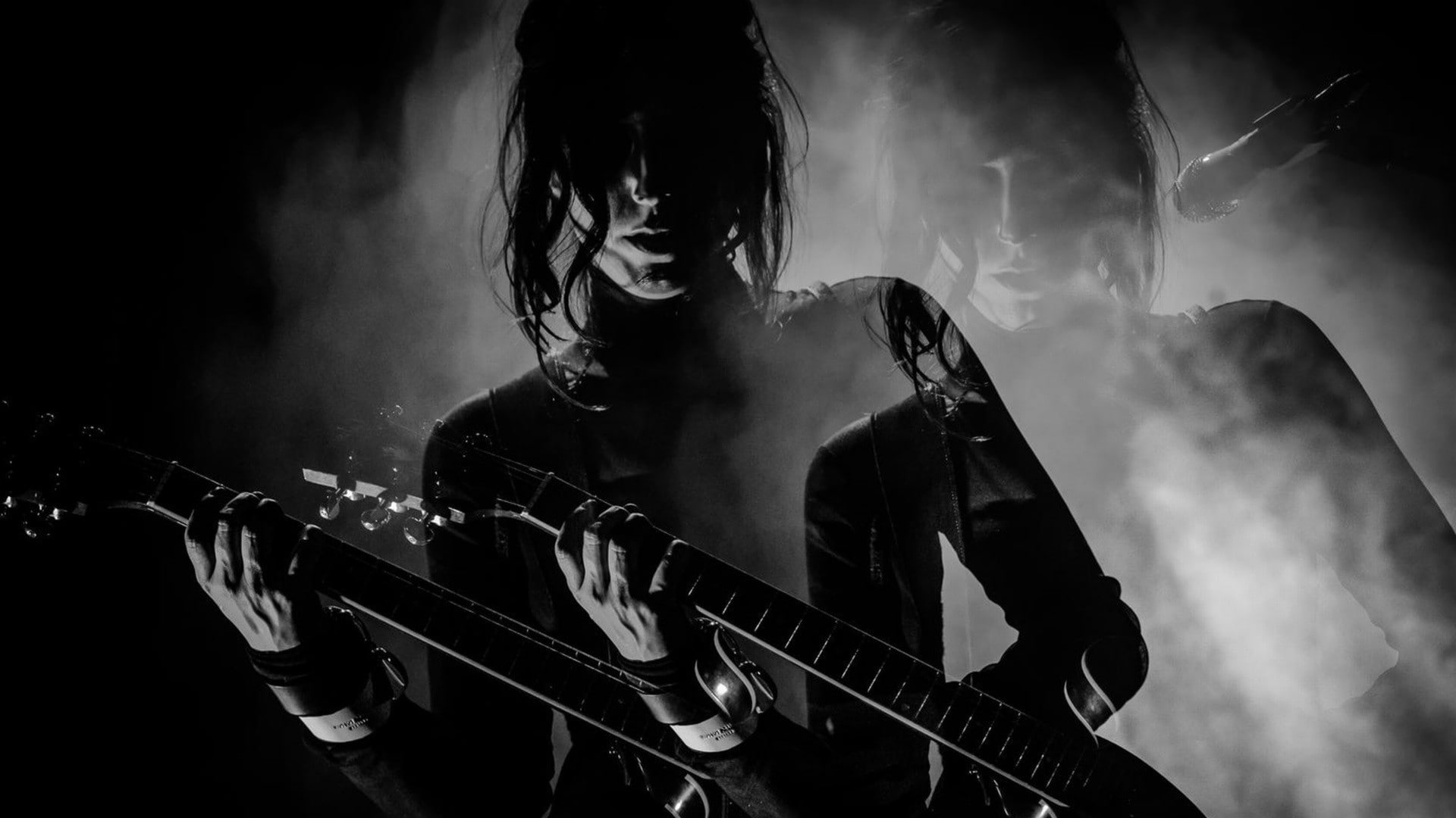 playing, festival, stage, guitar, musical instrument, enjoyment, monochrome, nightlife, concert, arts culture and entertainment, music, performance, real people, HD Wallpaper