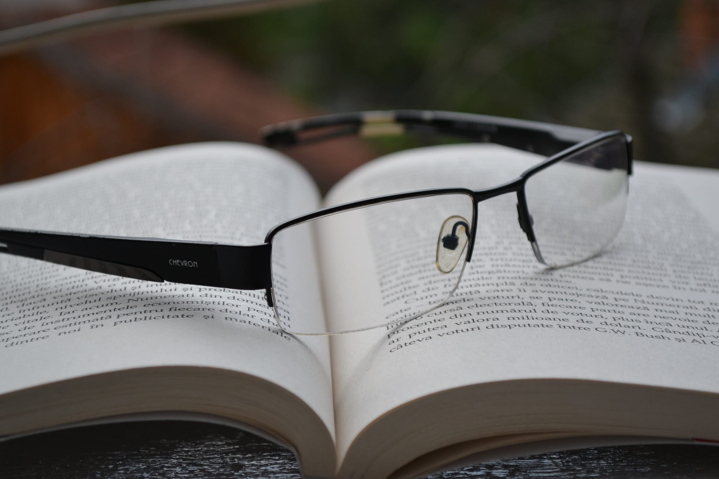 smart, learning, education, page, publication, love, learn, no people, wisdom, focus on foreground, study, eyeglasses, glasses, framed, selective focus, HD Wallpaper