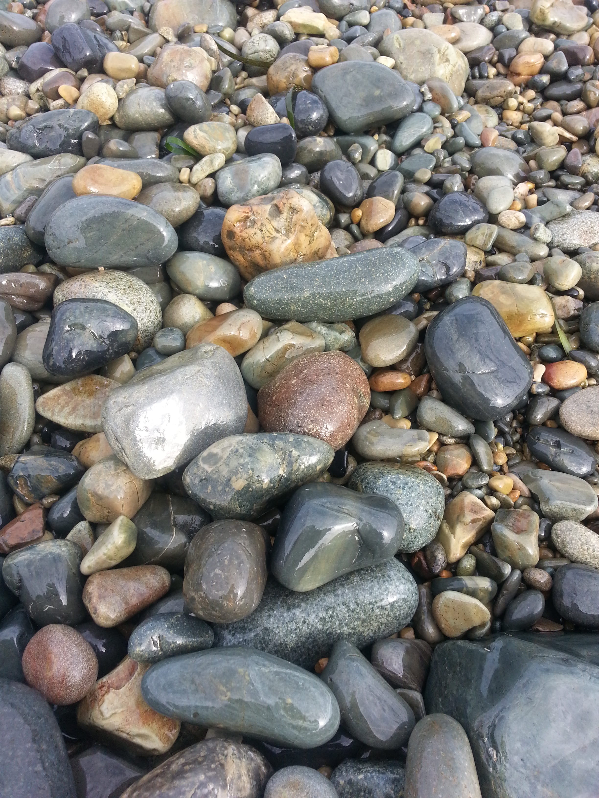 waves, stone - object, abundance, backgrounds, mongdong, full frame, stone, 2K, close-up, large group of objects, land, water, rock - object, beach, shallow, Phone HD Wallpaper