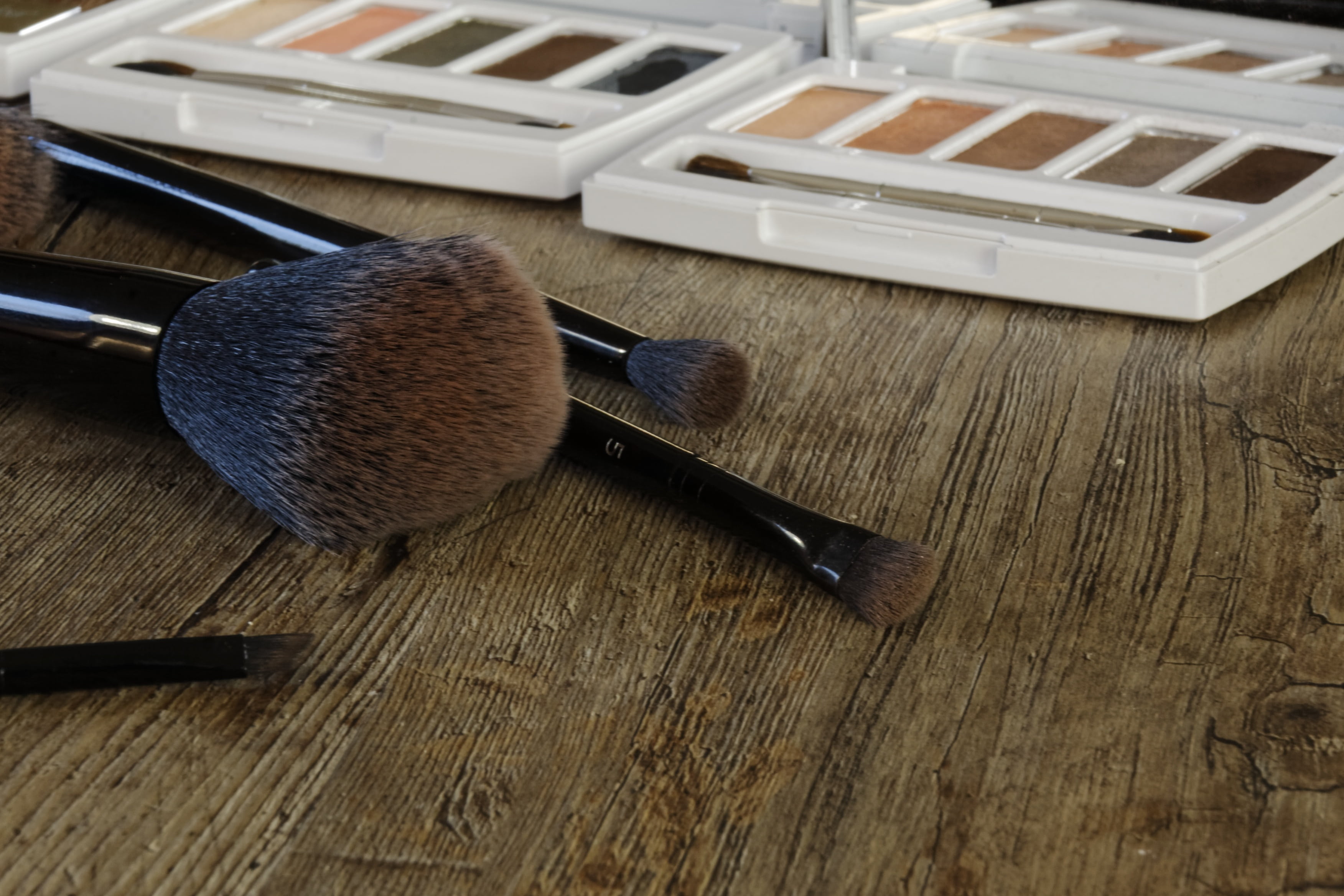 cosmetics, brush, still life, white, no people, makeup, makeup brush, textile, wireless technology, schmink brush, art and craft, relaxation, craft, close-up, HD Wallpaper