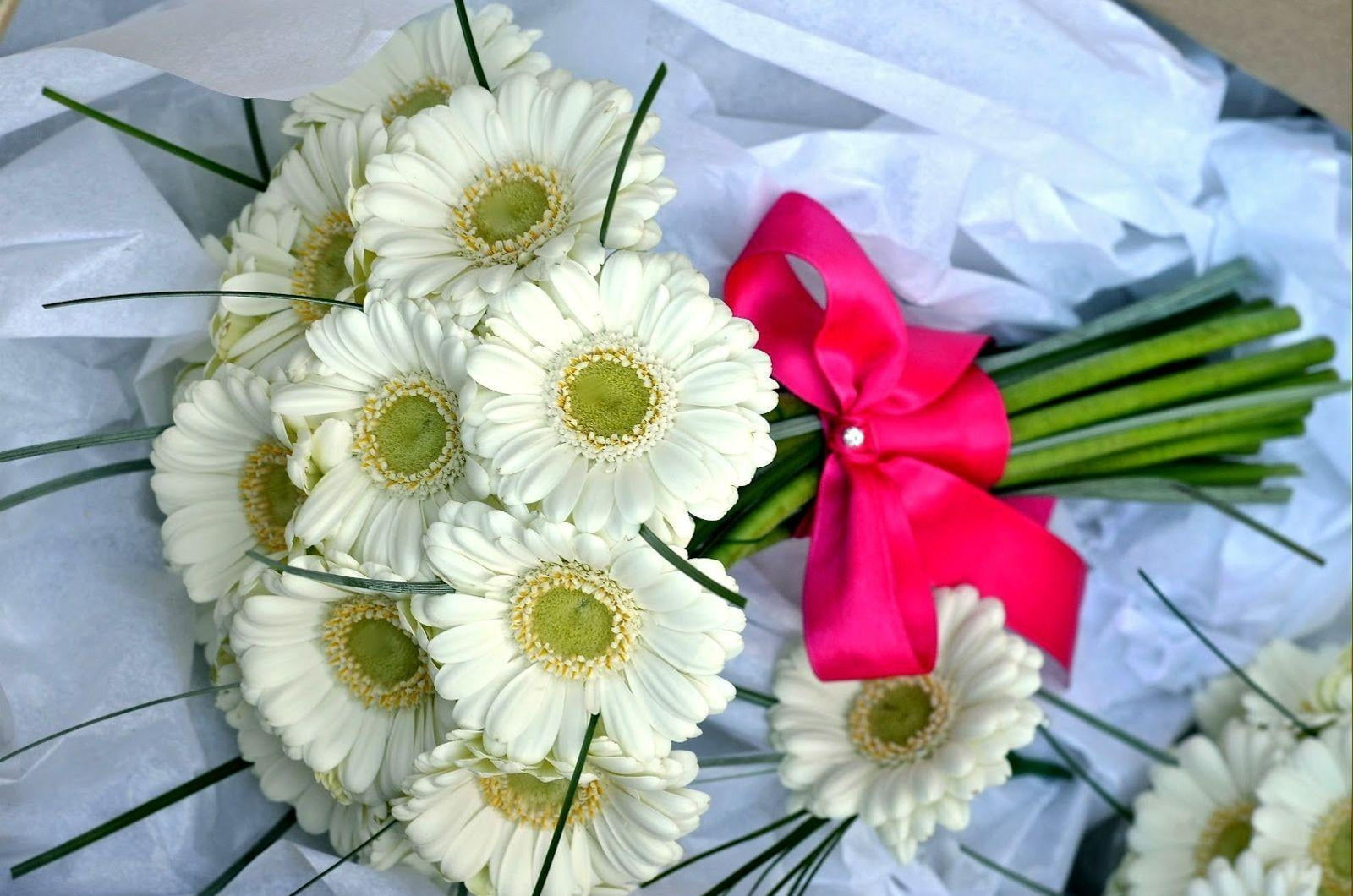 yellow, high angle view, day, gerbera, celebration, white color, flower, flower Head, arrangement, beauty in nature, gift, close-up, daisy, wedding, blossom, HD Wallpaper