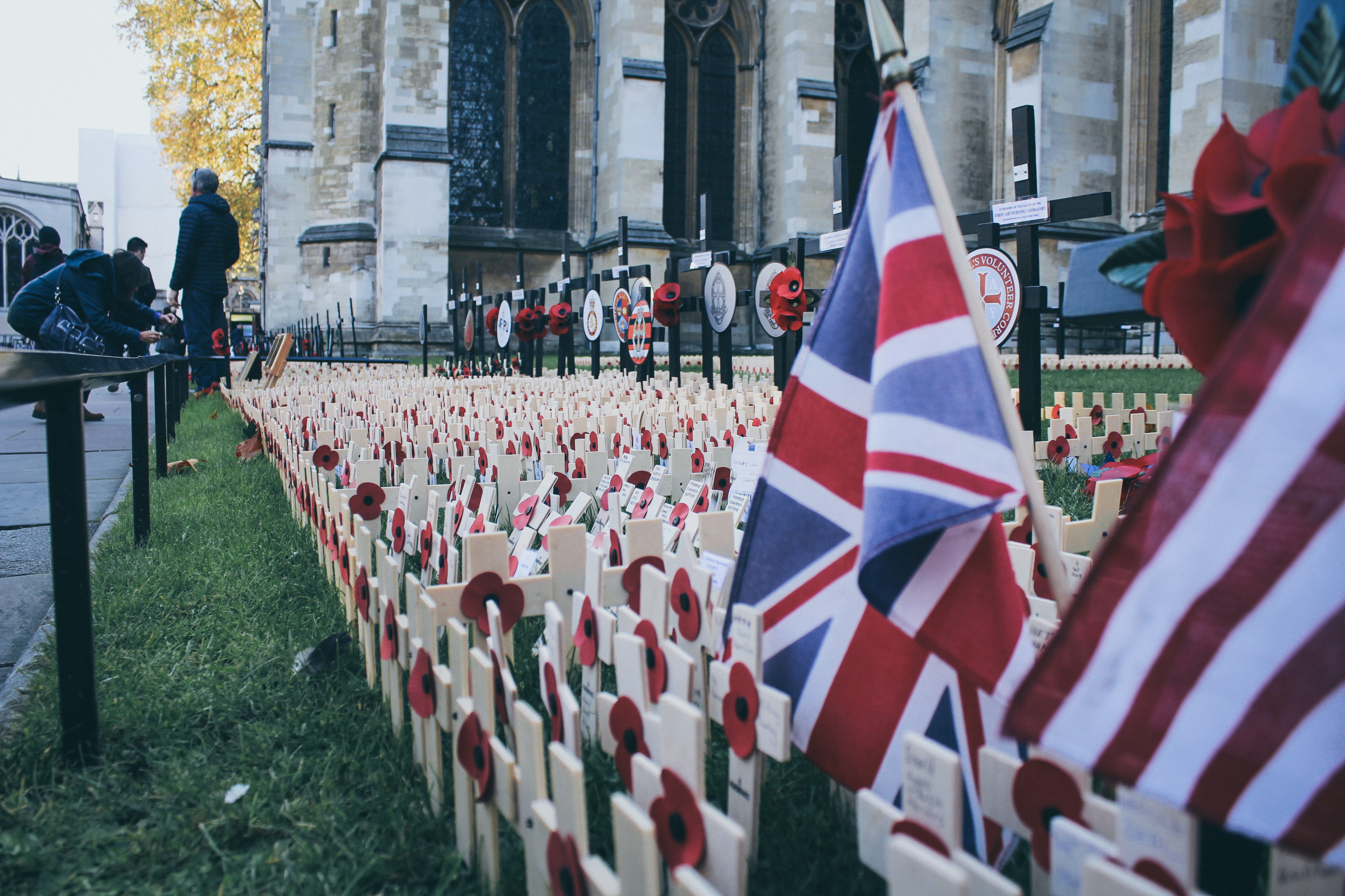 army soldier, 2K, united kingdom, abbey, military, westminster abbey, england, parade, winter, outdoors, british, barrier, flag, responsibility, armed forces, HD Wallpaper
