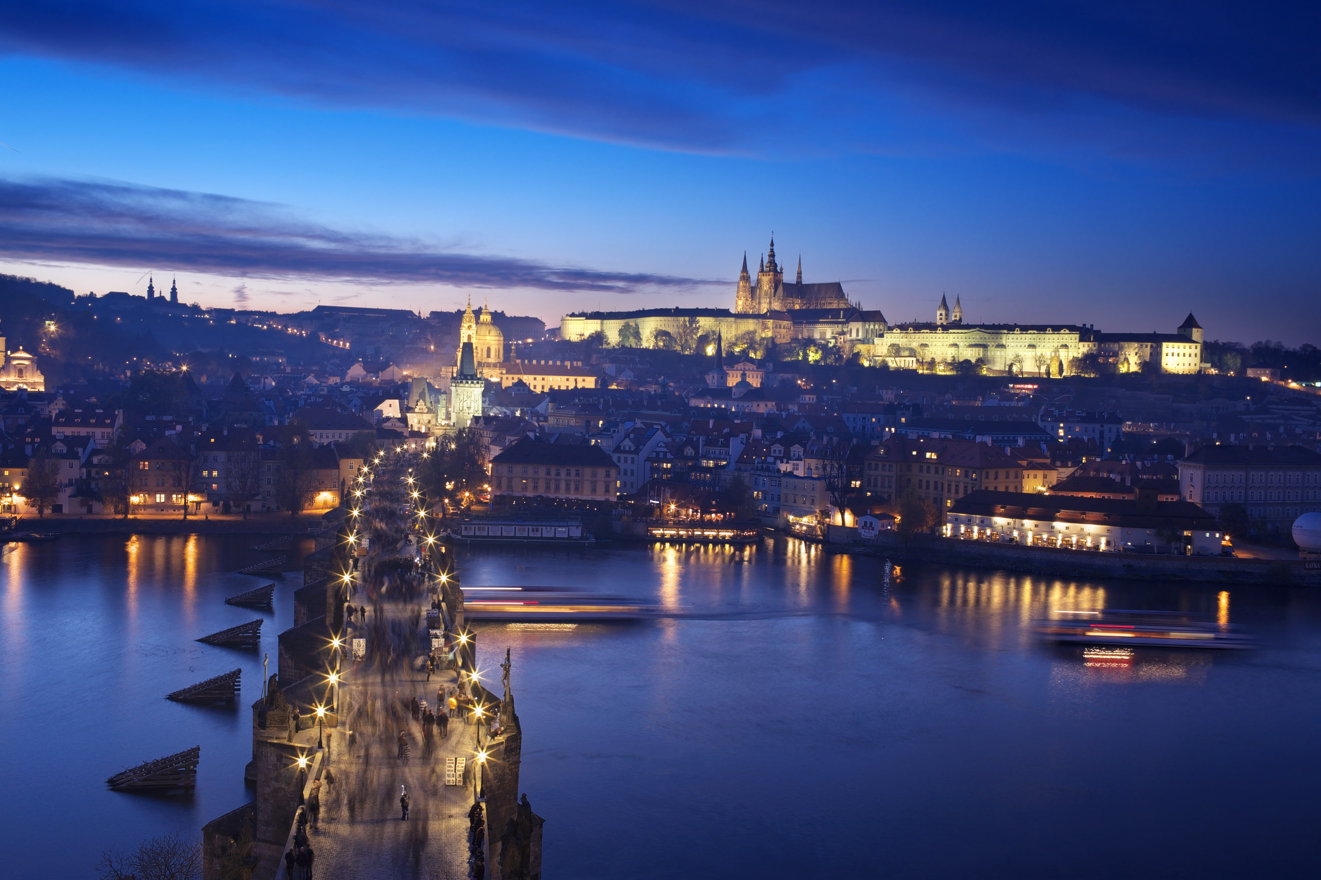 czech, bridge, 2K, lights, prague, charles, castle, river, night, republic, HD Wallpaper