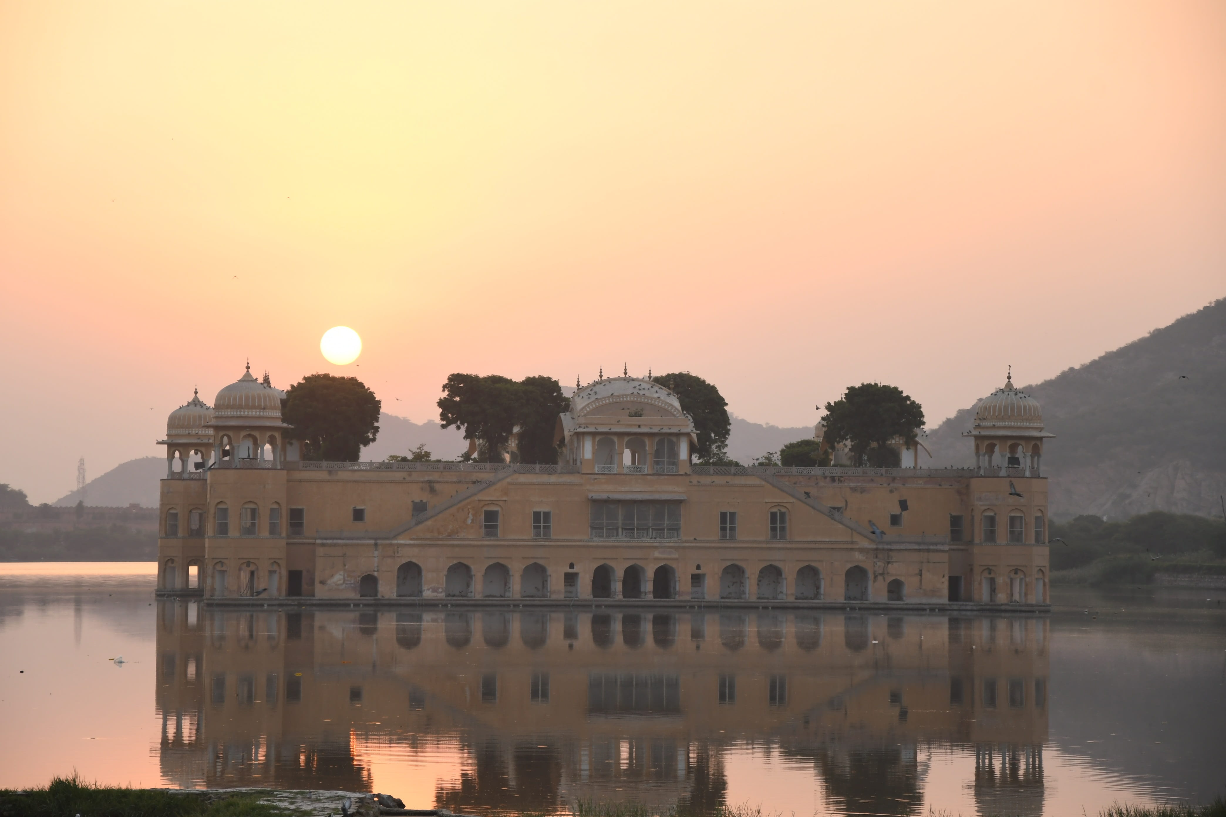 no people, clear sky, travel, rajasthan, building, outdoors, building exterior, 4K, india, built structure, architecture, travel destinations, waterfront, HD Wallpaper