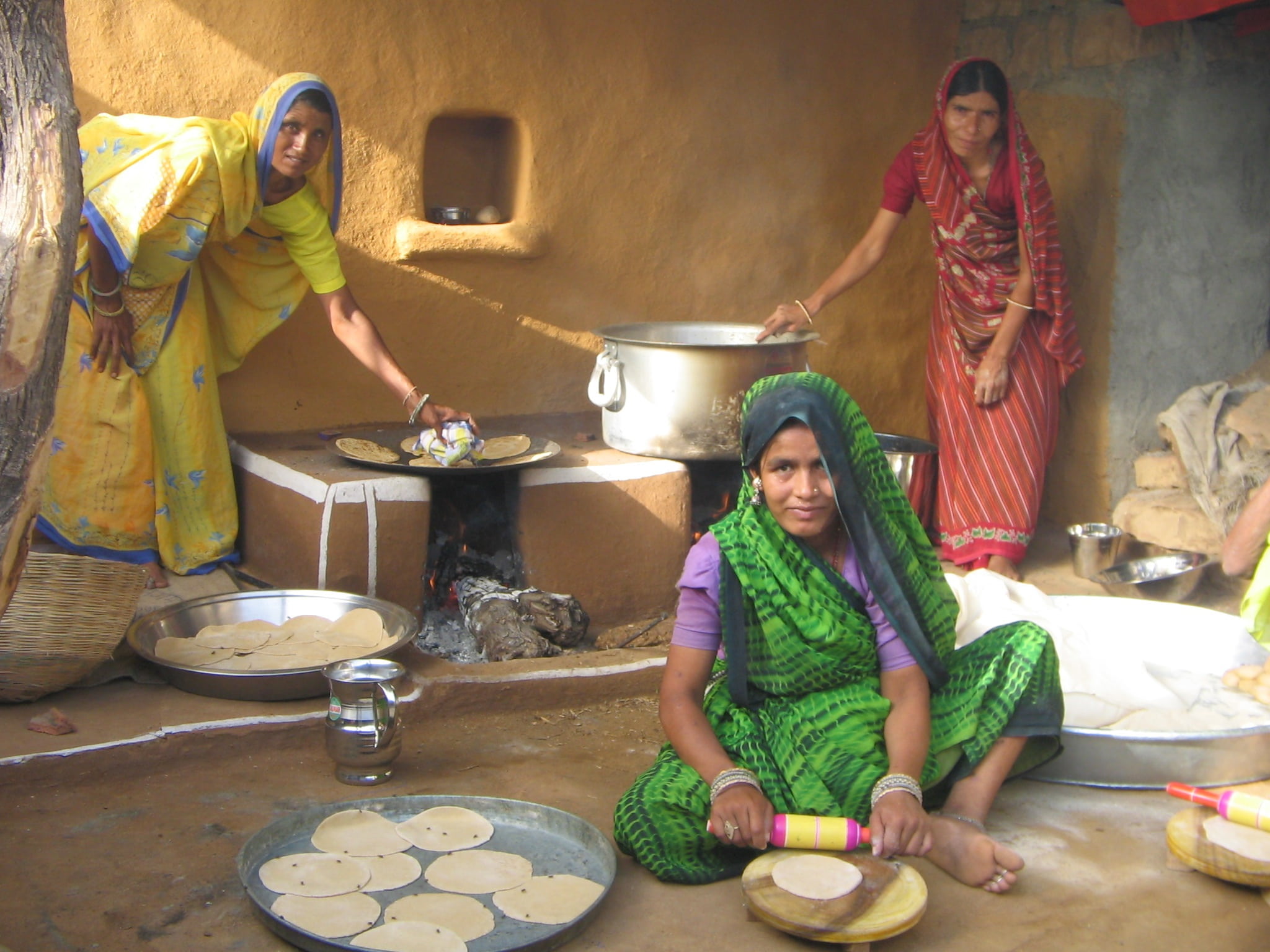 looking at camera, females, people, 1080P, kitchen, kitchen utensil, three, food for children, akshaya patra rajasthan, pancake, baking, women, adult, HD Wallpaper