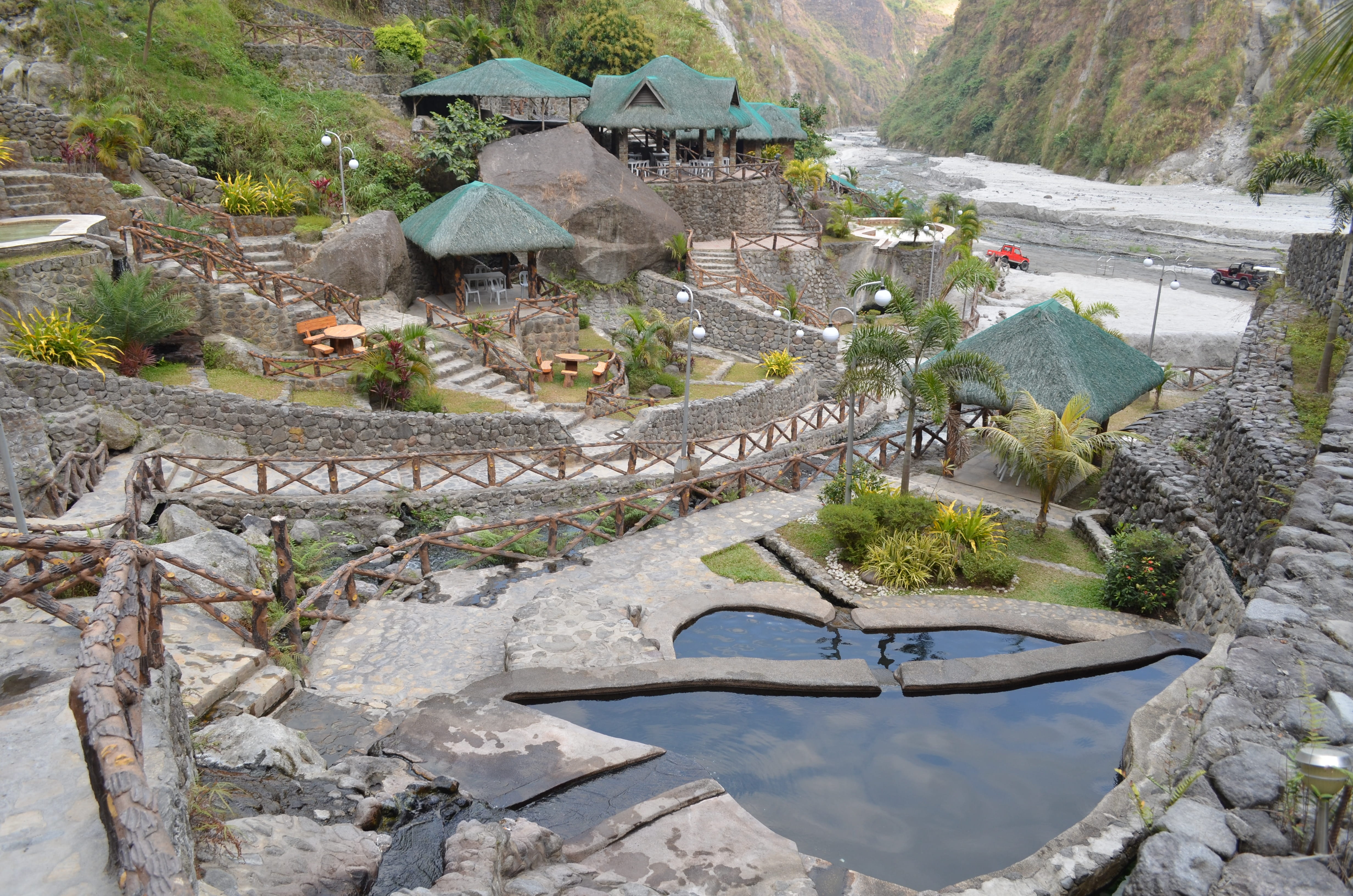 rock - object, puning hot springs, building exterior, rock, nature, water, tranquility, architecture, building, built structure, tree, puning valley, high angle view, HD Wallpaper