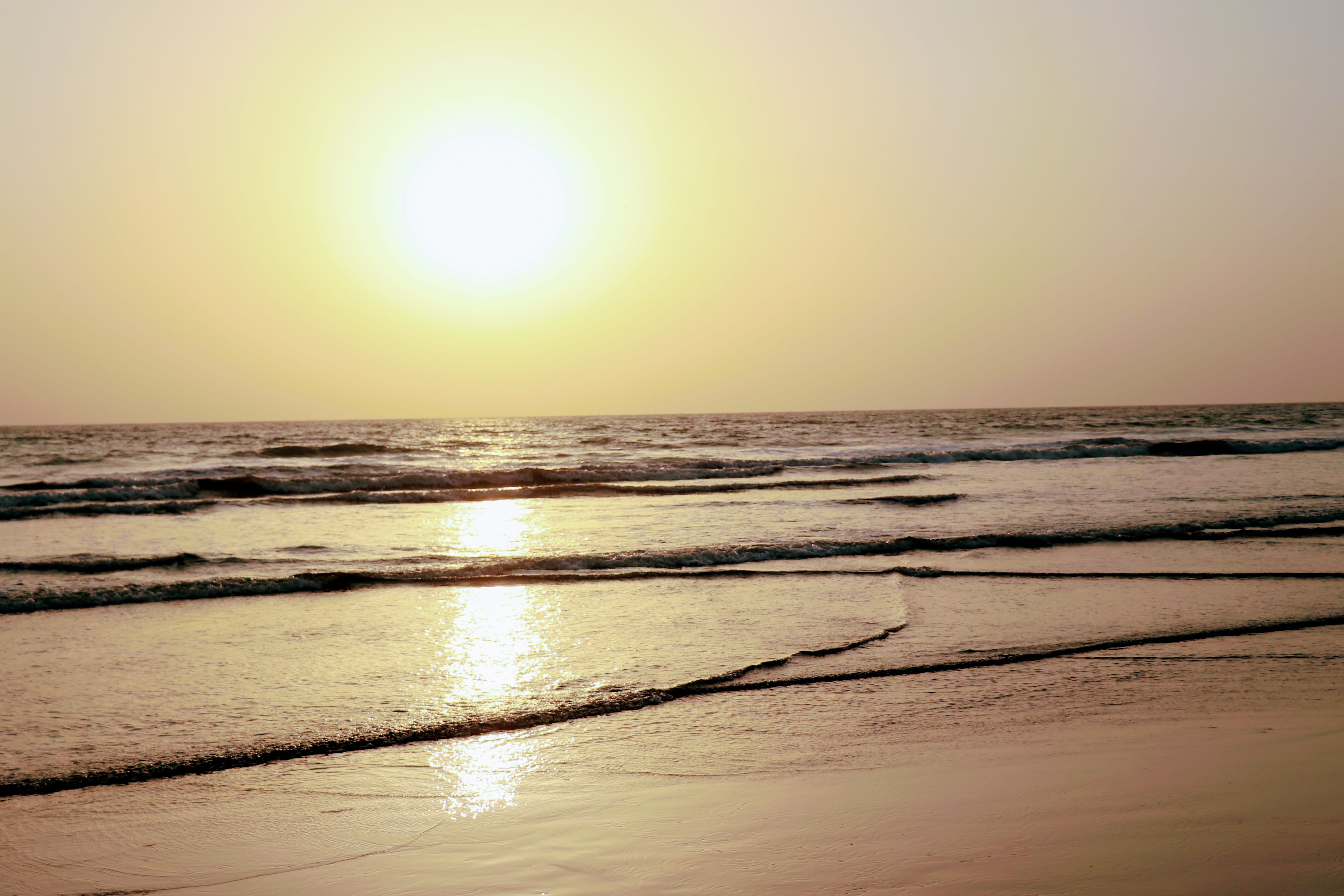 5K, tranquil scene, dusk, sun, scenics - nature, reflection, sunrise, india, idyllic, horizon, no people, nature, murud beach, sunlight, red sky, shoreline, HD Wallpaper