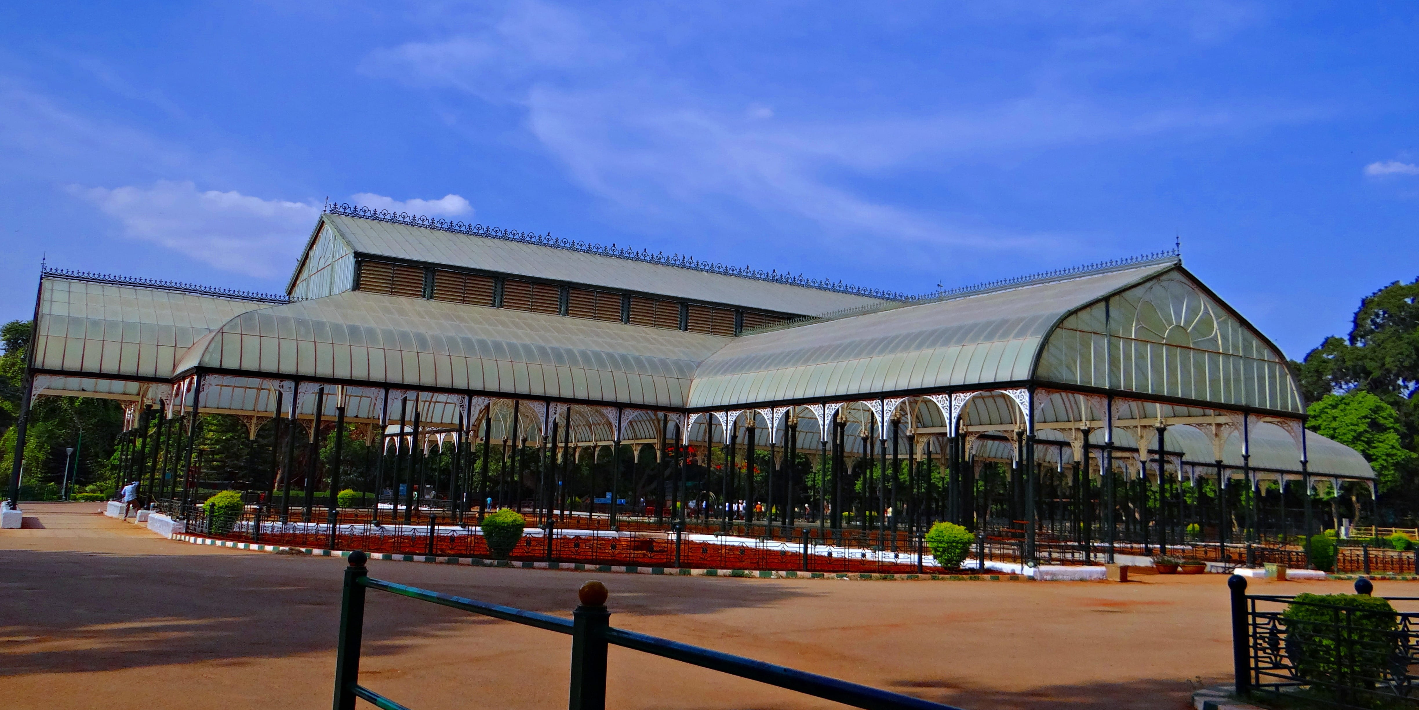 building exterior, cloud - sky, office, no people, 4K, building feature, nature, business, city, government, facade, modern, travel destinations, india, HD Wallpaper