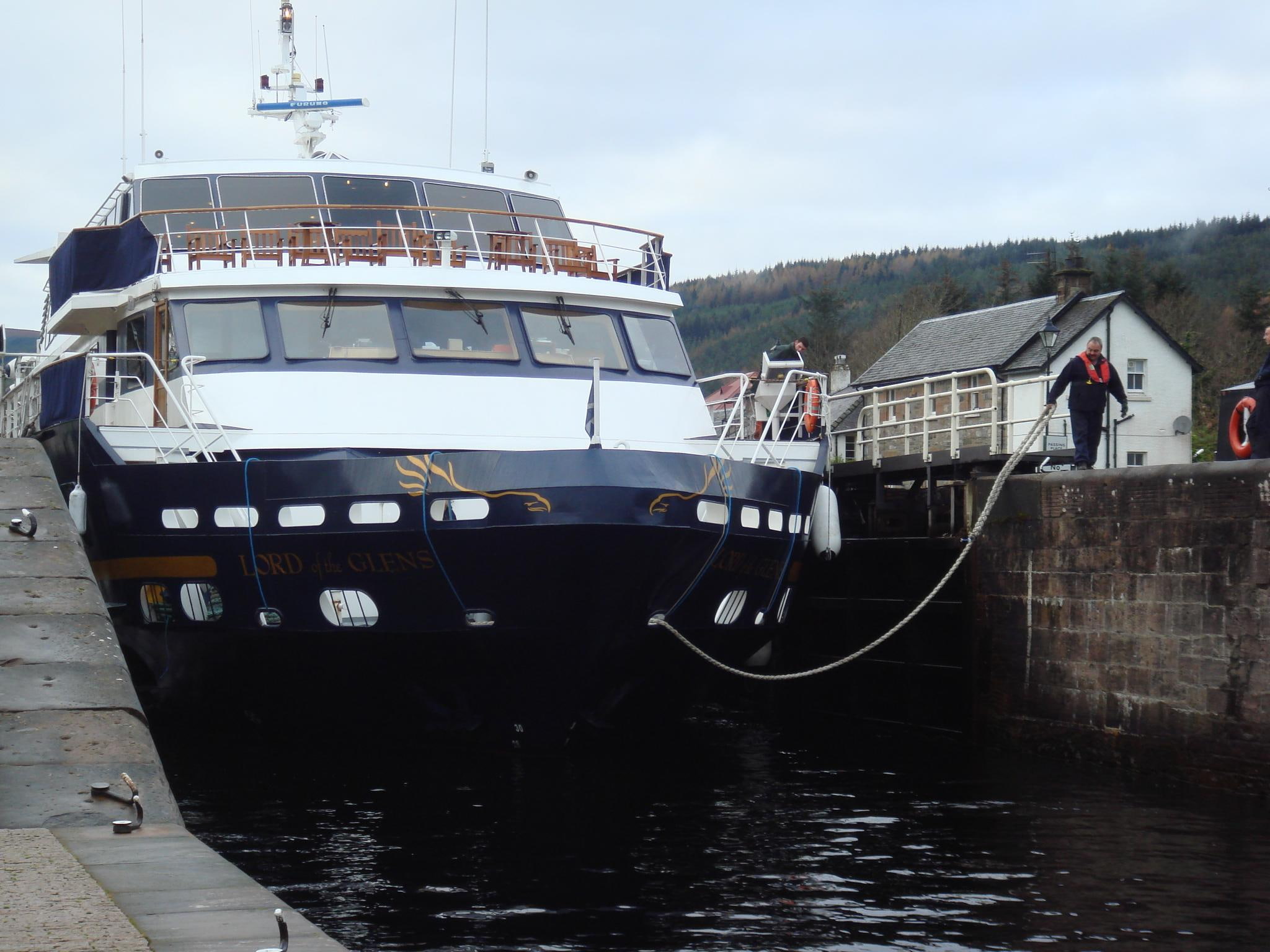 loch ness, scotland, lord, 1080P, canal lock, boats, caledonian canal, glens, lord of the glens, HD Wallpaper