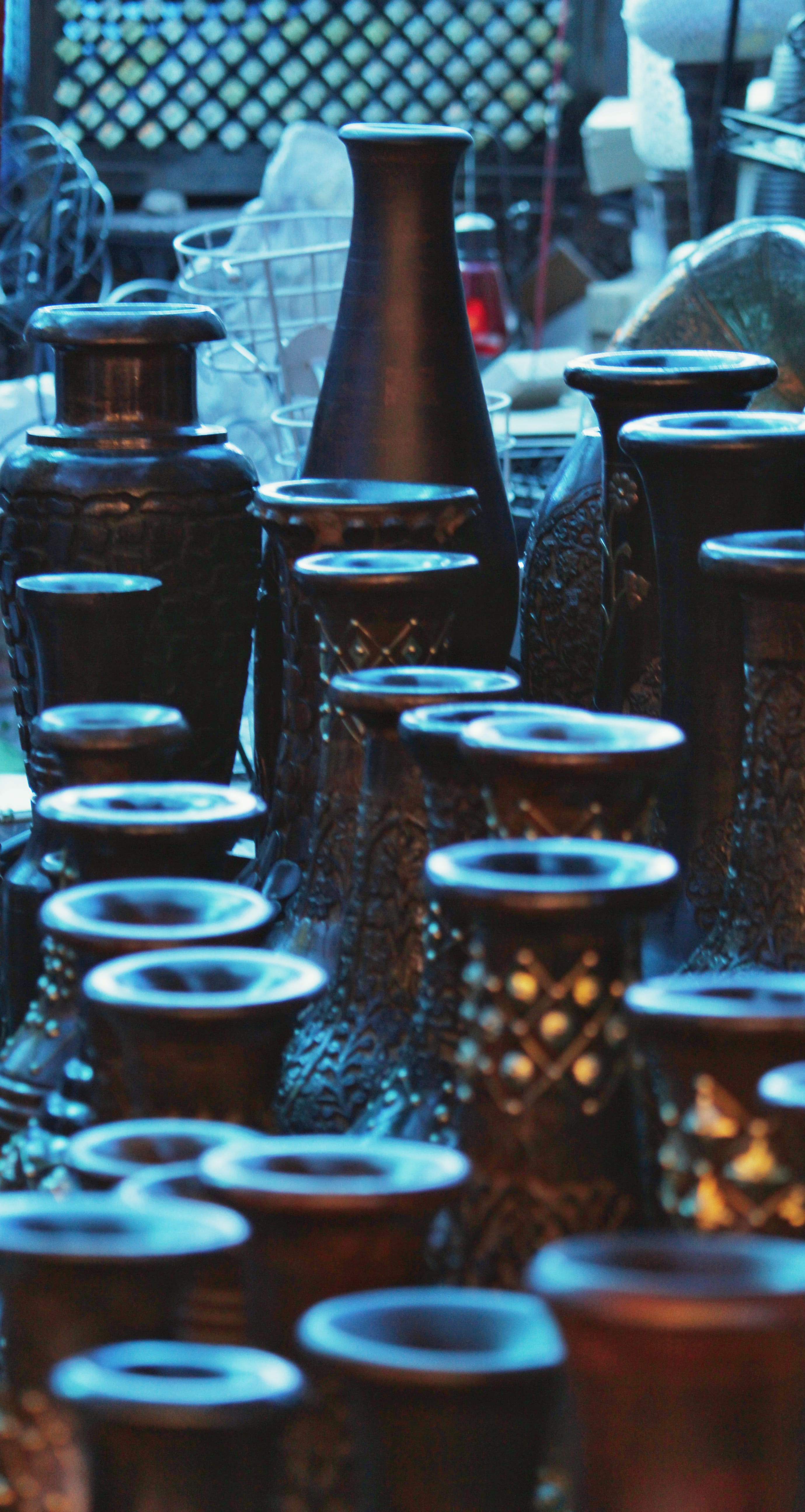 in a row, container, 5K, table, abundance, food and drink, day, no people, india, choice, for sale, arrangement, close-up, selective focus, business, refreshment, Phone HD Wallpaper