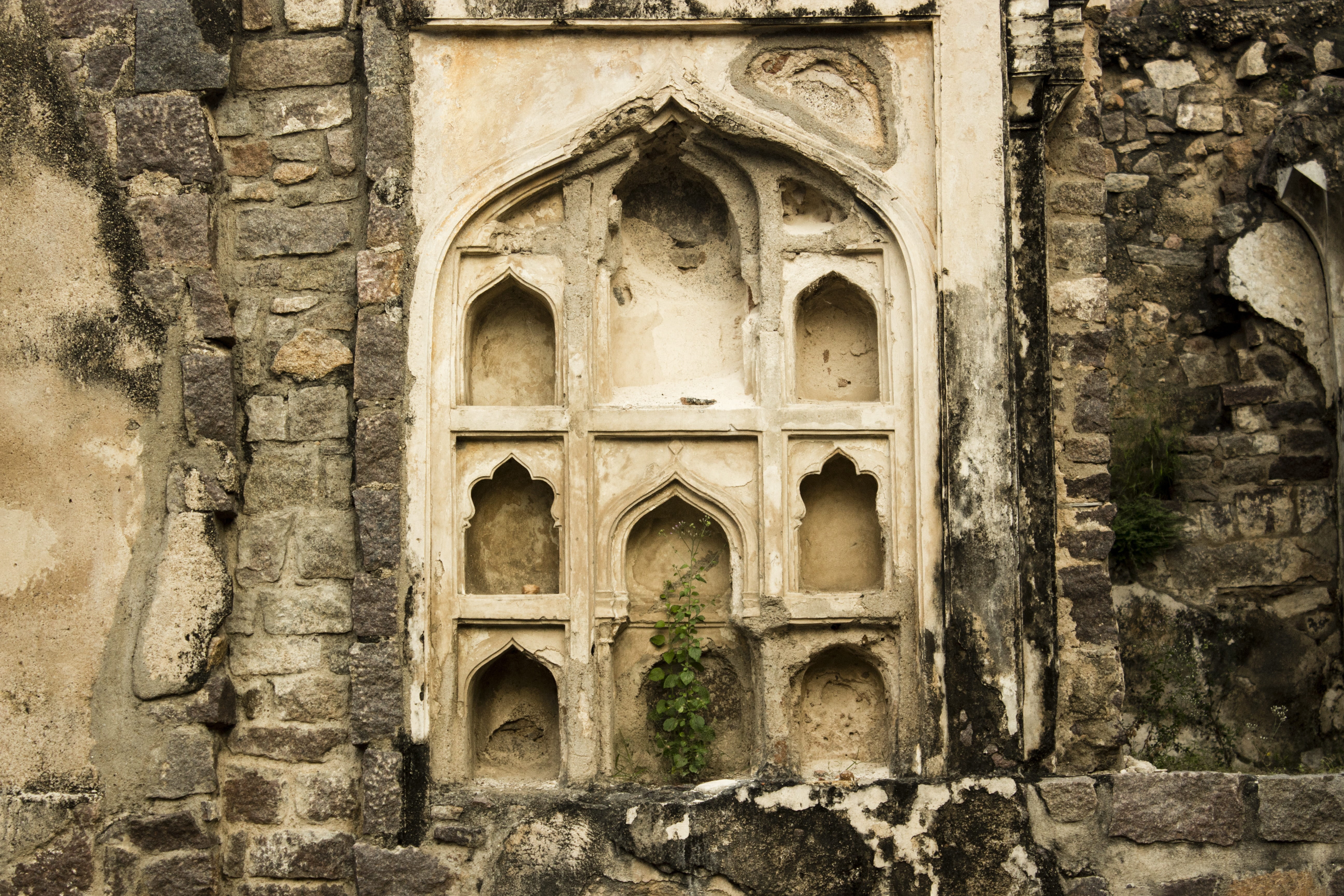 slots, heritage, 5K, architectural, structure, facade, travel, empty, arch, wall, archeology, stone, landmark, exterior, day, the past, tourism, ancient, HD Wallpaper