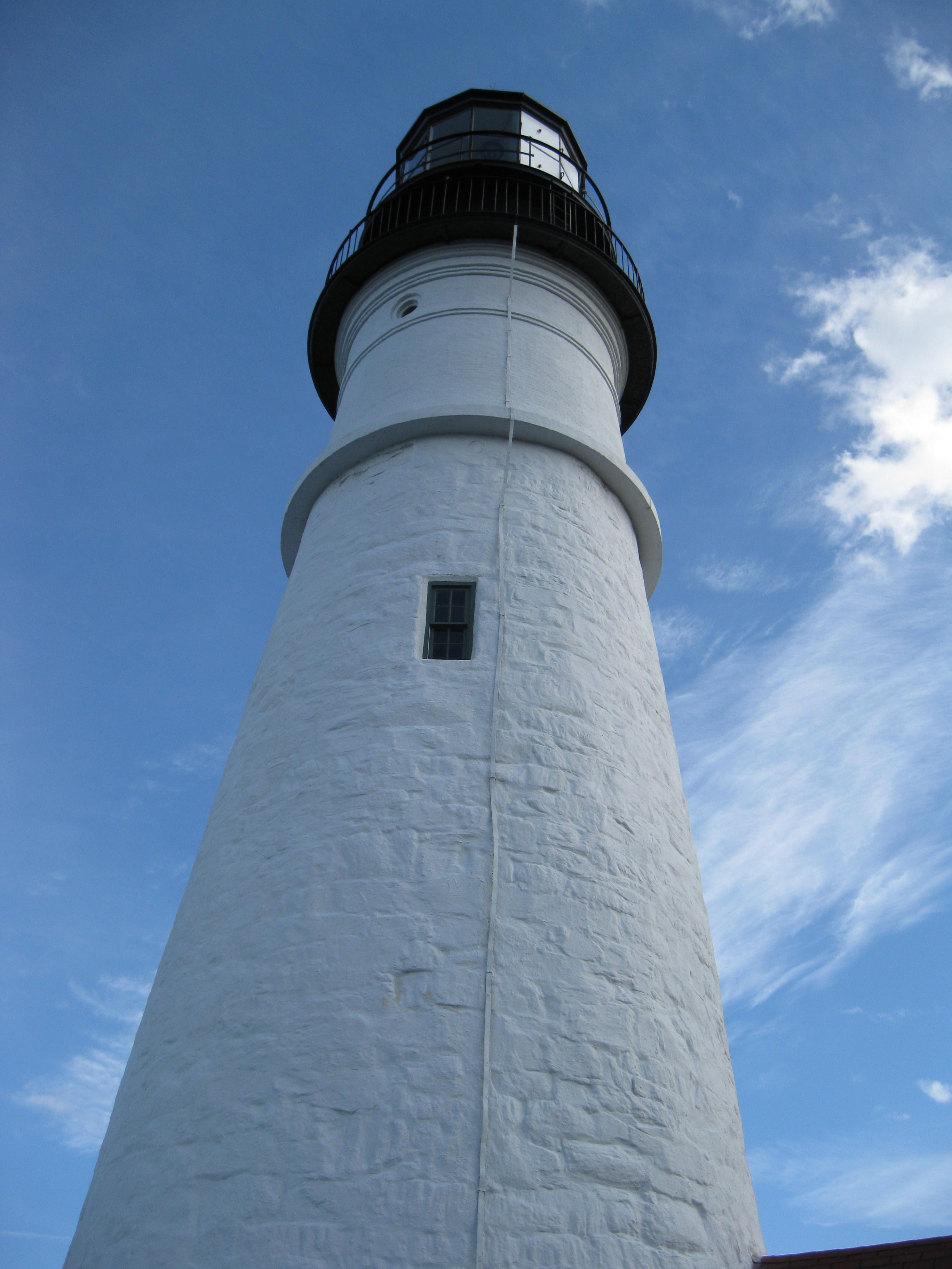 lighthouse, safety, outdoors, guidance, cloud - sky, built structure, direction, protection, low angle view, nature, tall - high, building, architecture, Phone HD Wallpaper