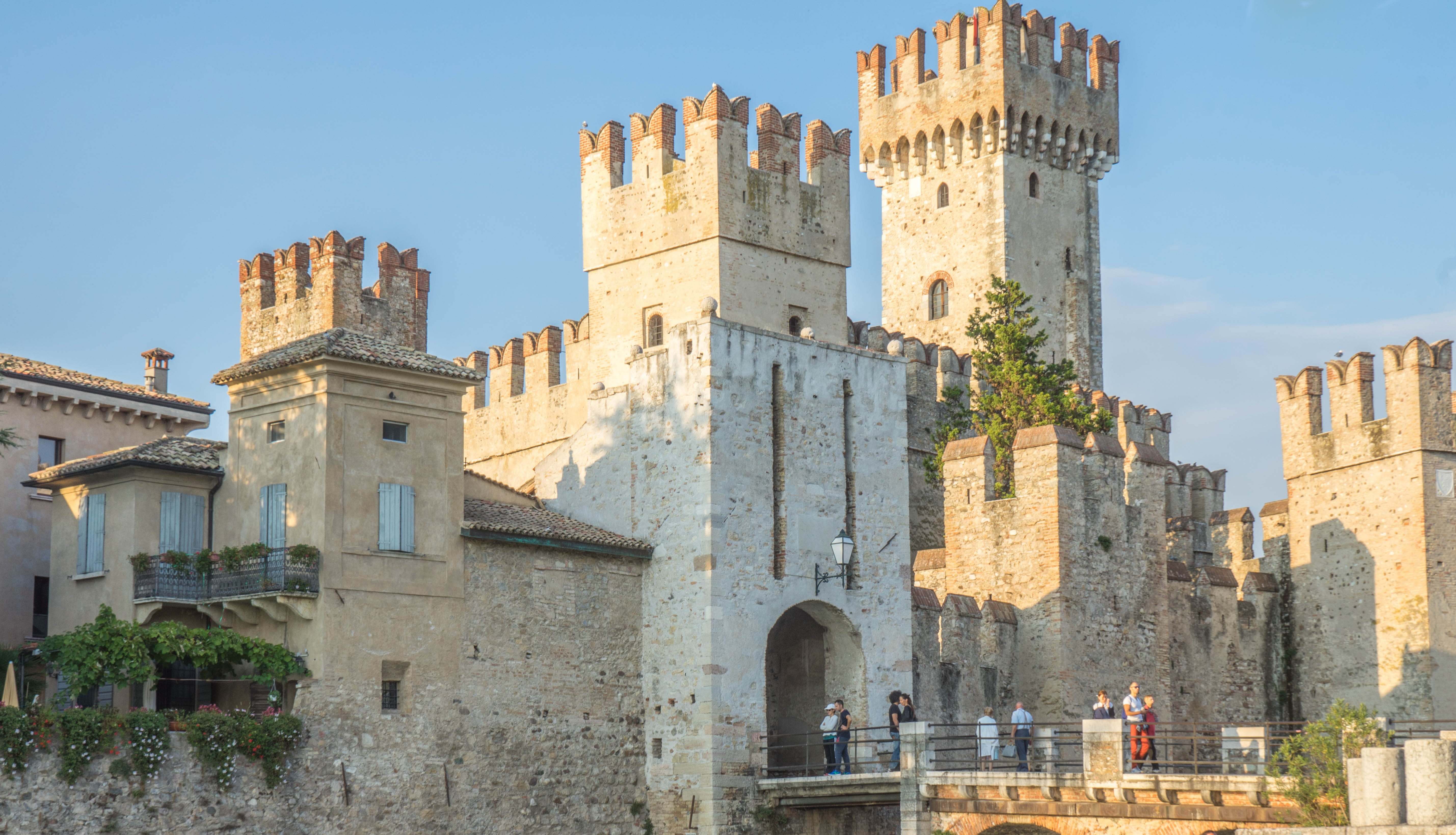 nature, fortification, Italy, travel, day, famous, tower, touristic, castle, no people, lombardy, history, travel destinations, ancient, tourism, building exterior, HD Wallpaper