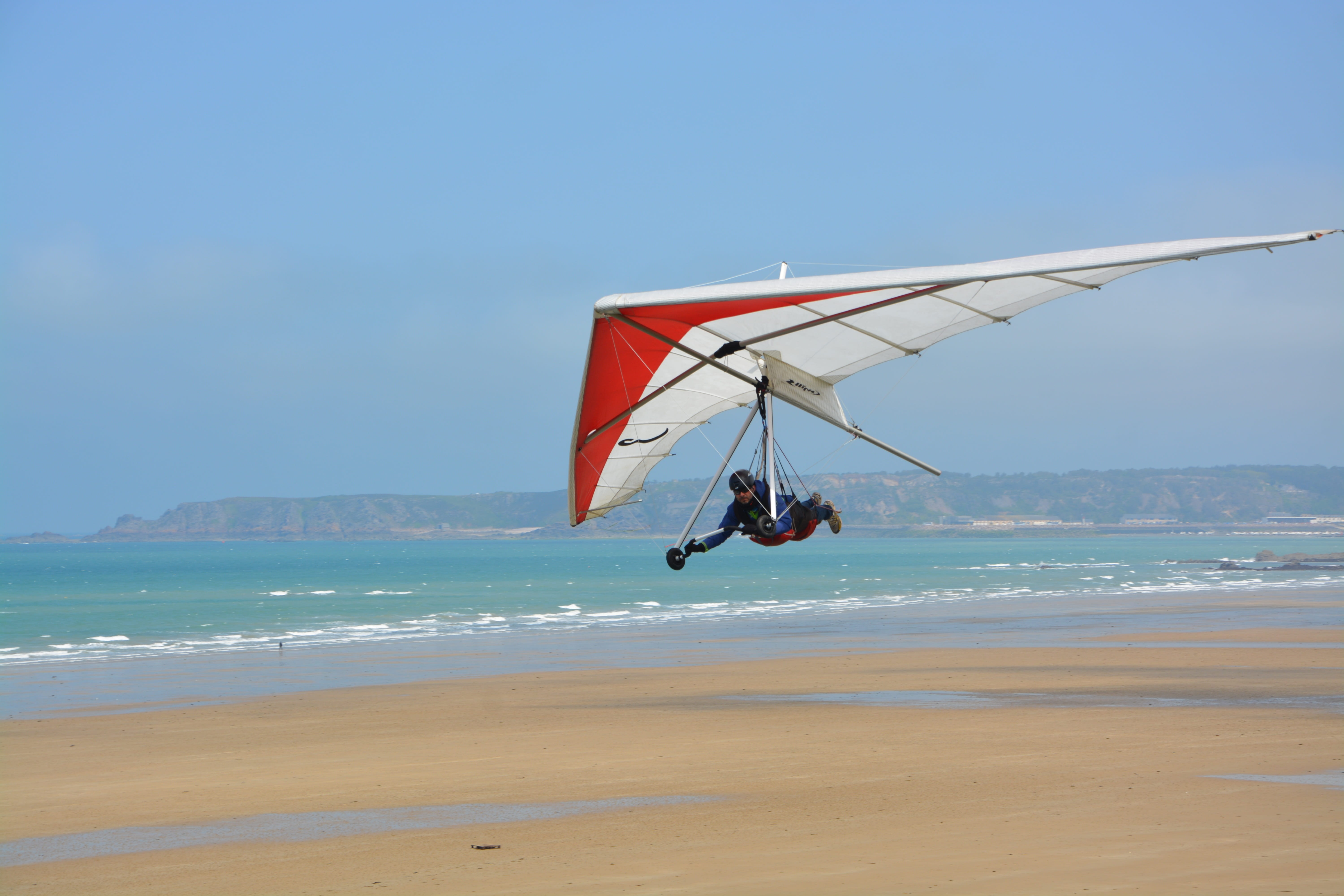 fly, outdoors, beauty in nature, paragliding, nature, leisure, unrecognizable person, land, motion, beach of saint pabu, flying, mid-air, sport, sky, 5K, HD Wallpaper