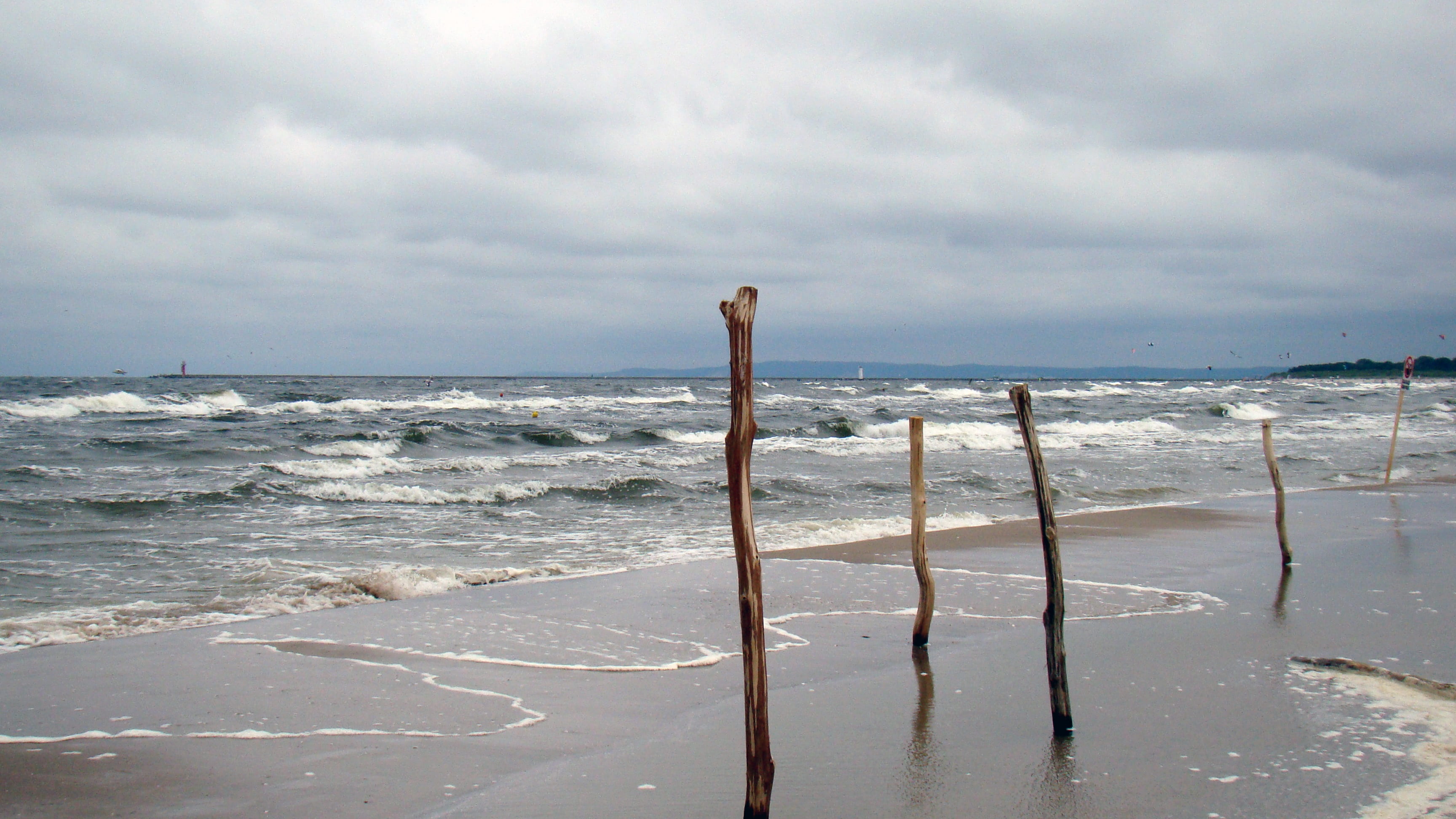 outdoors, motion, sea, horizon over water, wooden post, cloud - sky, nature, a strong wind, no people, the coast, storm, the baltic sea, rolling sea, sky, HD Wallpaper