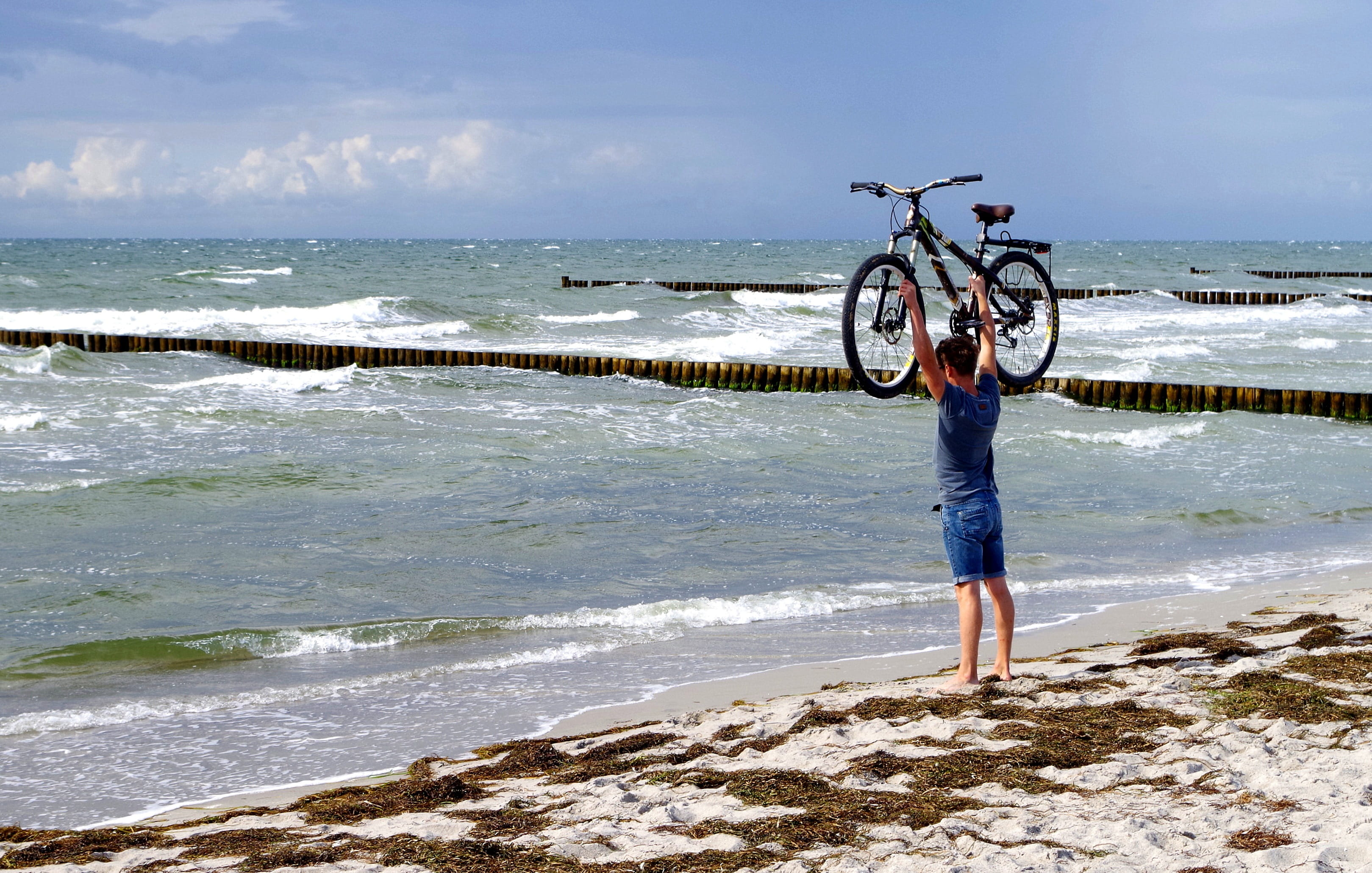 beauty in nature, sport, horizon, wave, fitness, lifestyles, strong, sea, land, sky, bicycle, summer, scenics - nature, day, leisure, dom, motion, beach, HD Wallpaper