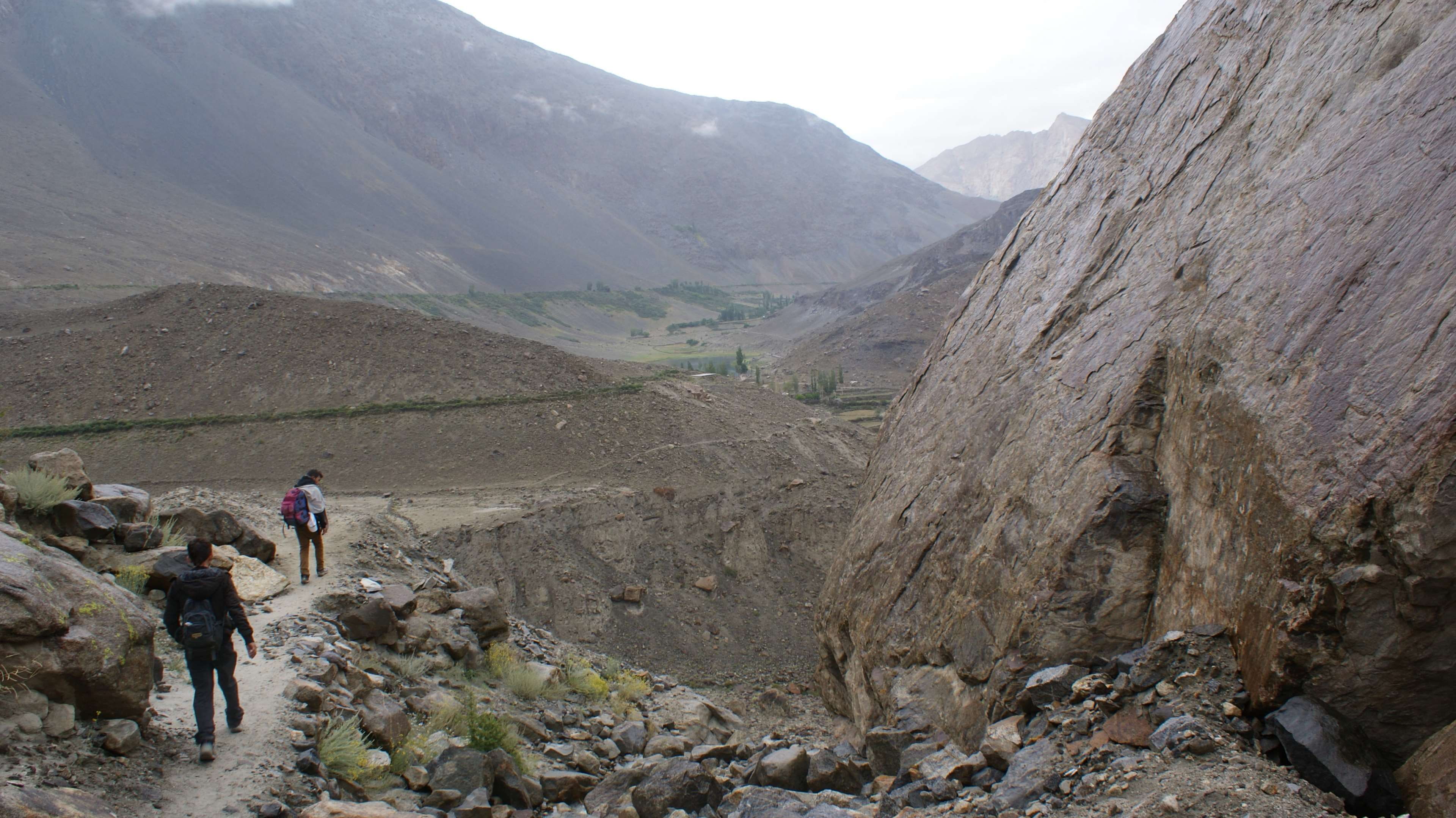 nature, hiking, day, leisure activity, borith ghulkin gojal hunza gilgit pakistan, mountain range, rock - object, mountain, landscape, outdoors, 4K, people, HD Wallpaper