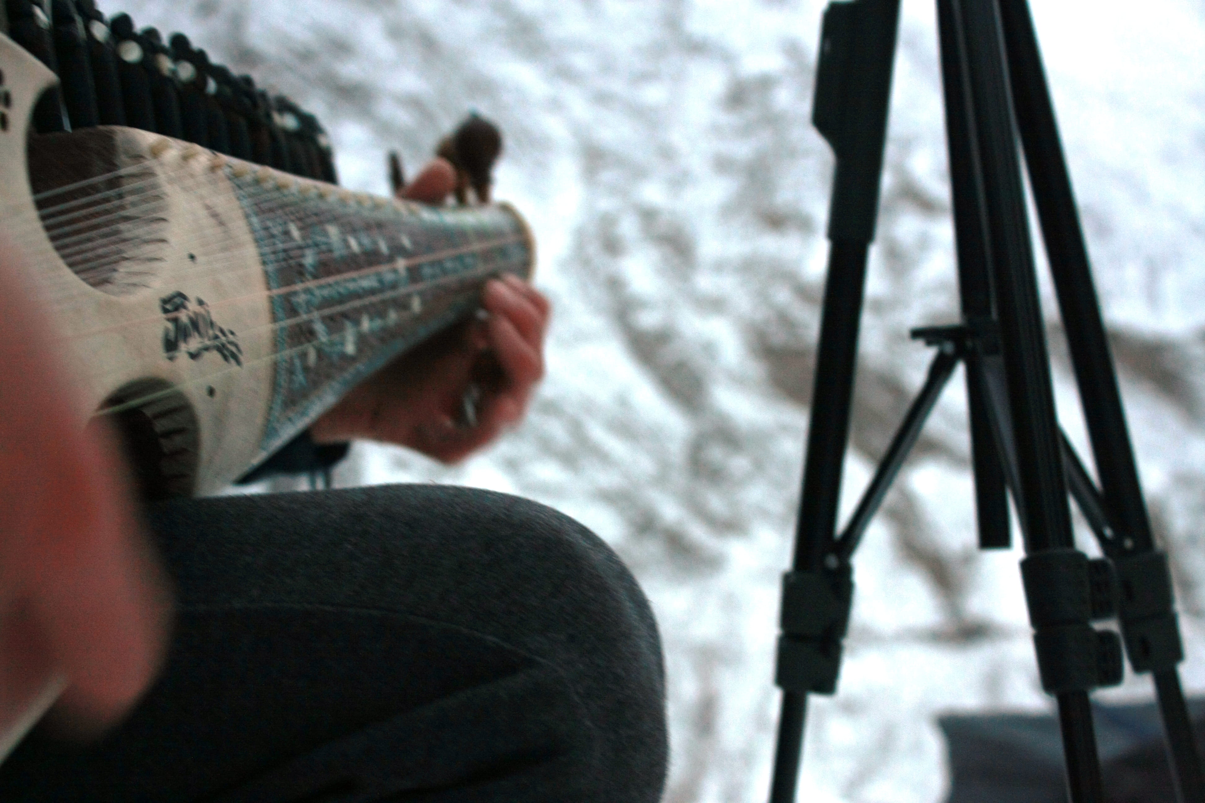 sitting, space, couch, hand, men, one person, paper, money, music, binoculars, tripod, holding, adult, selective focus, snow, human, human body part, seat, HD Wallpaper