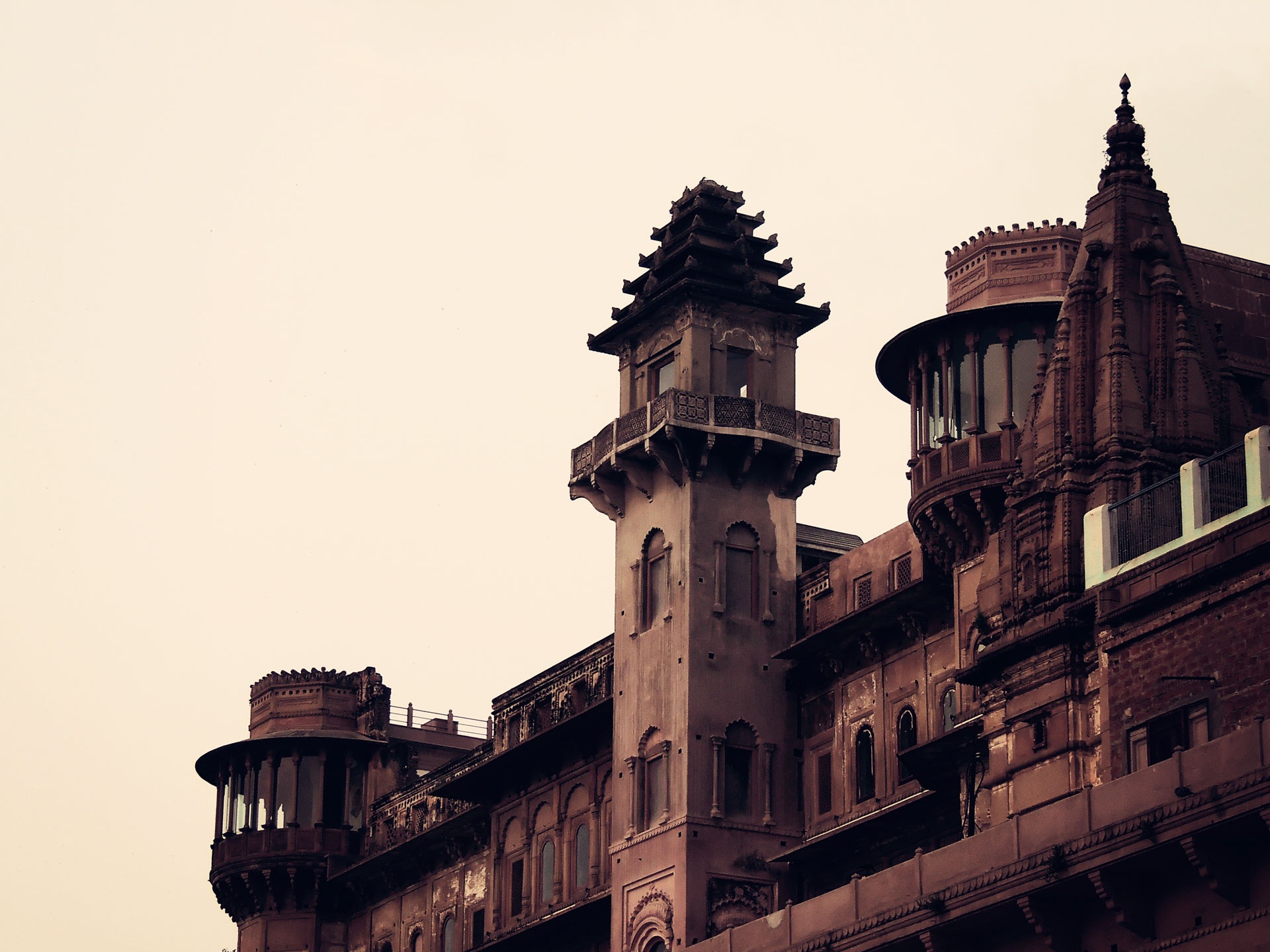 religion, building exterior, culture, monument, castle, fort, landmark, city, day, tourism, copy space, sky, history, indian, concrete, belief, nature, HD Wallpaper