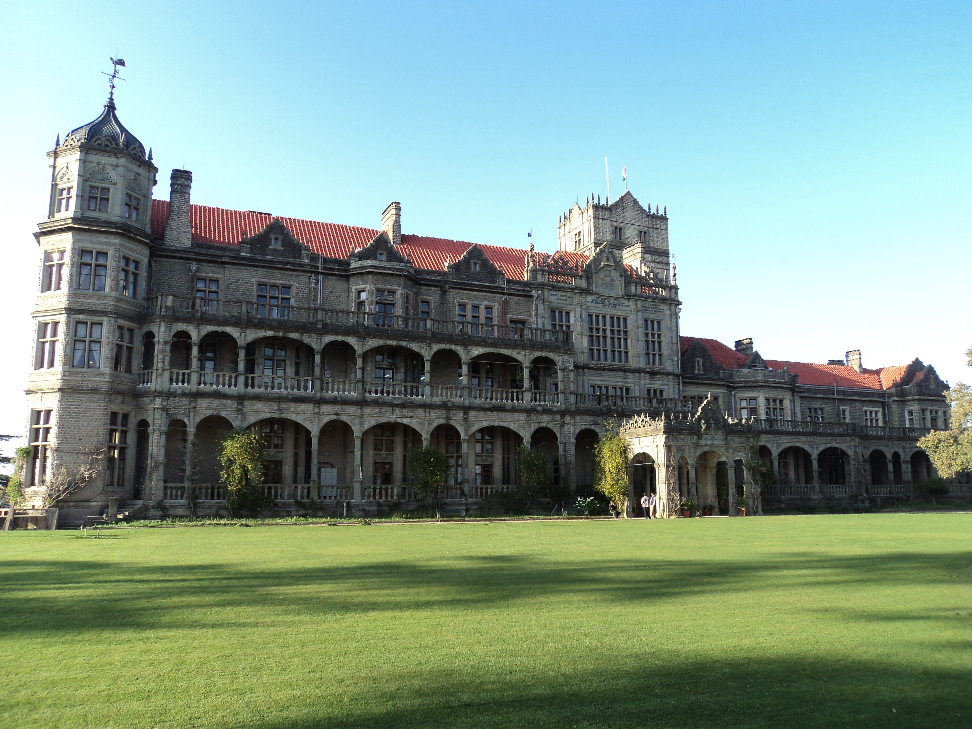the past, travel destinations, travel, lawn, tourism, building exterior, day, green color, arch, college, no people, old, 4K, history, study, summer, outdoors, HD Wallpaper