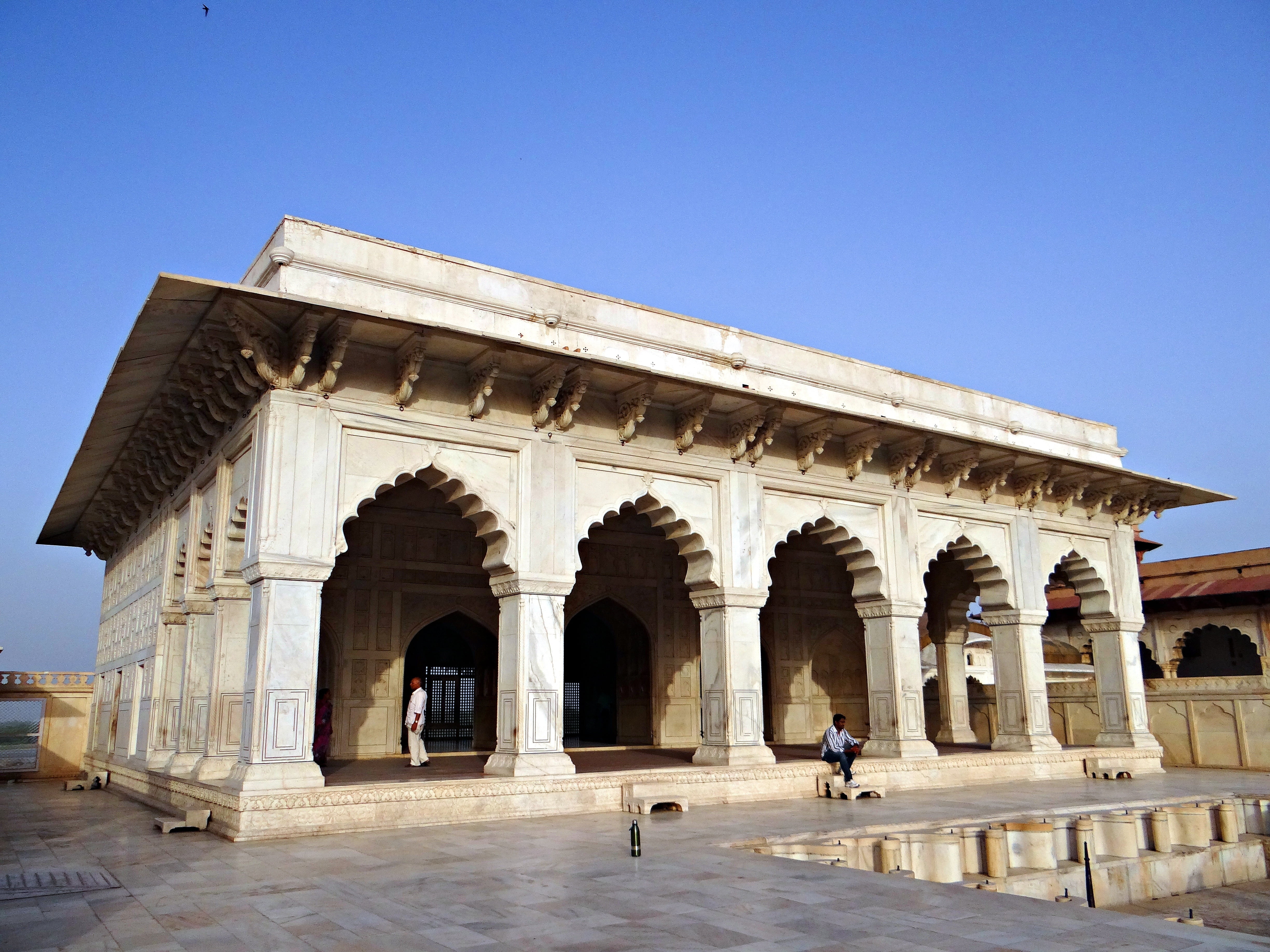 castle, palace, cultures, travel, travel destinations, day, built structure, outdoors, mughals, white marble, incidental people, famous Place, history, HD Wallpaper