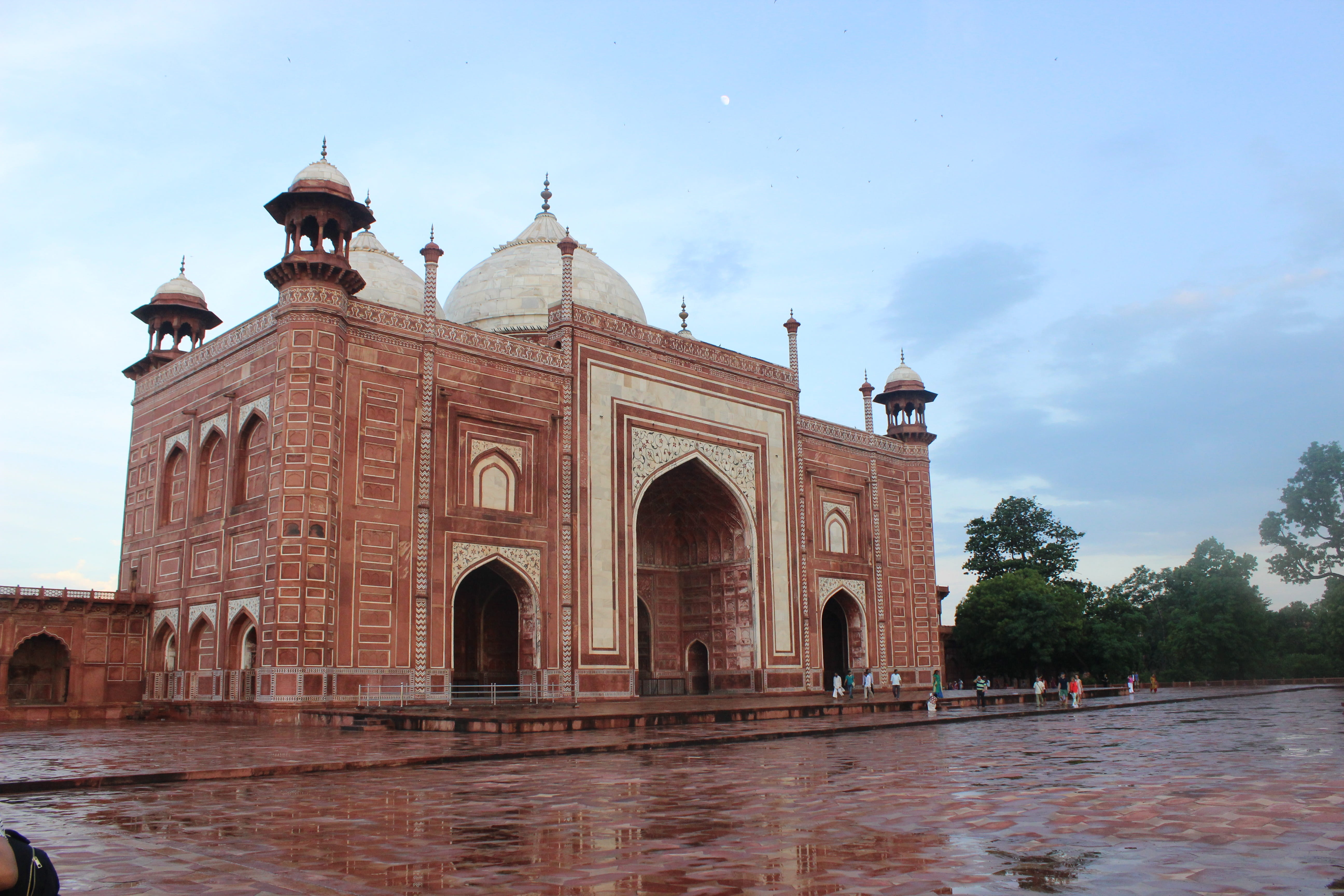 built structure, waterfront, building exterior, arch, agra, architecture, taj mahal, water, sky, india, incidental people, the past, day, travel, tourism, HD Wallpaper