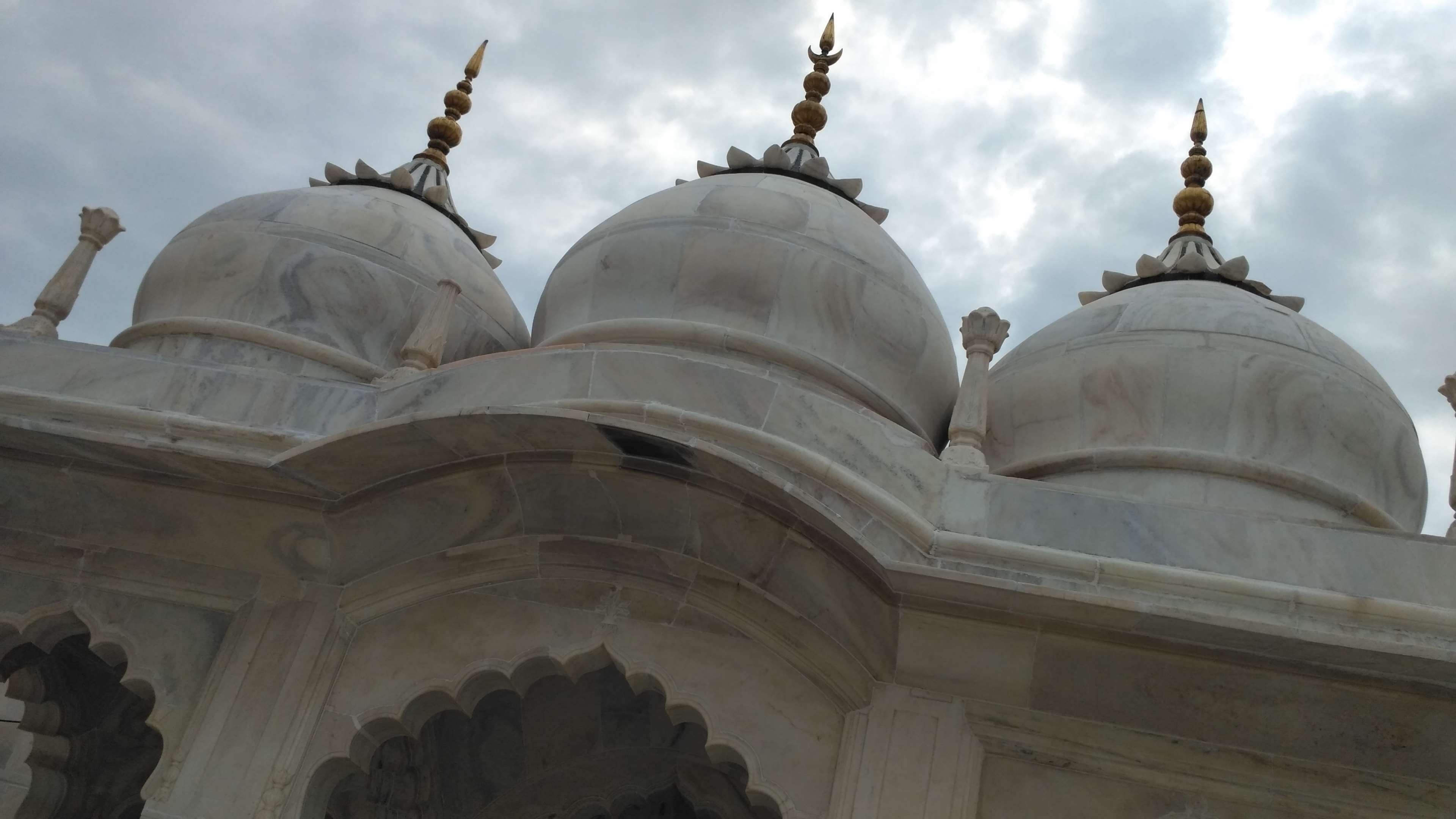 low angle view, fort, sky, nature, religion, building, cloud - sky, agra, historical, tourism, architectural column, dome, built structure, spirituality, HD Wallpaper