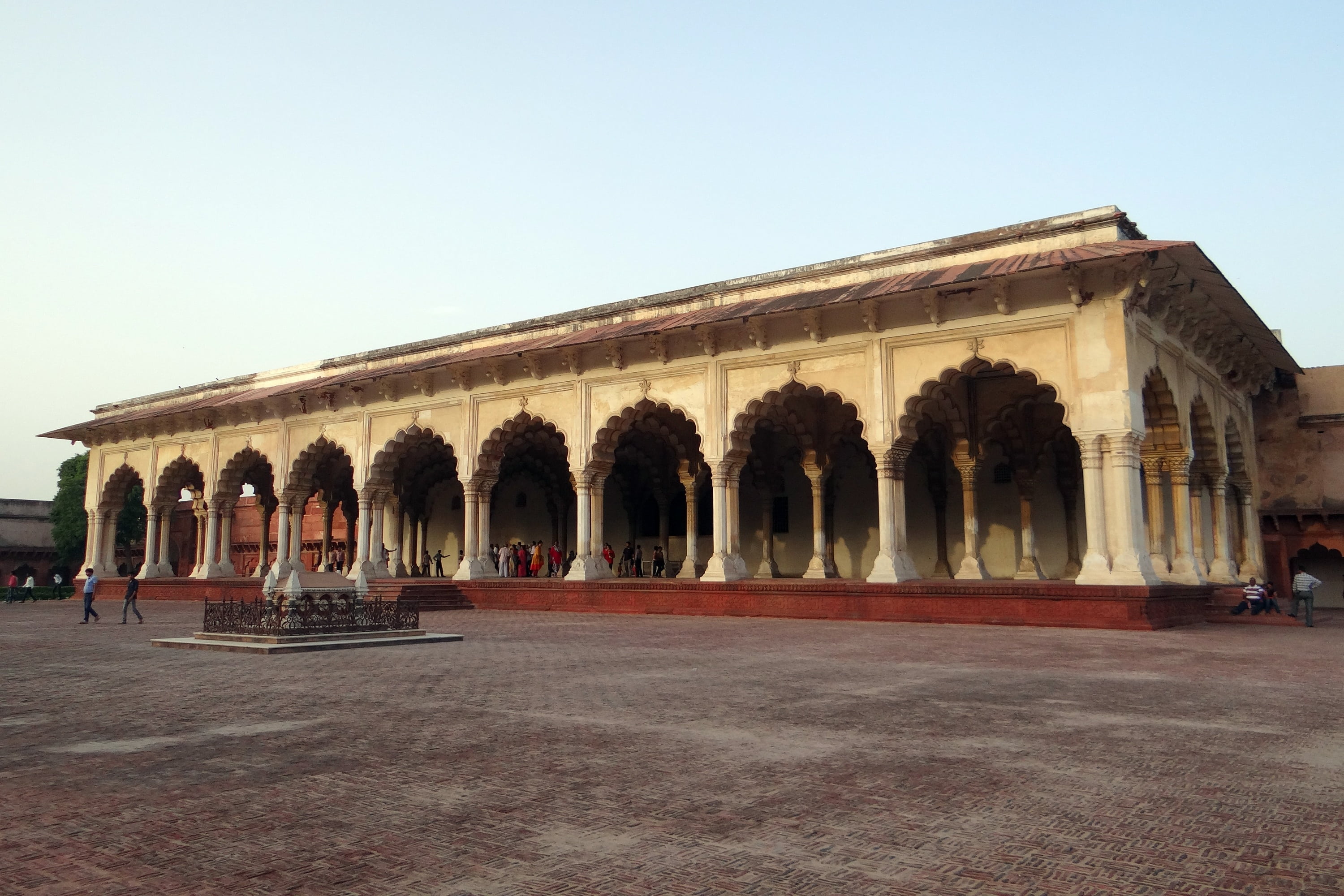 built structure, history, architectural column, the past, nature, city, town square, outdoors, tree, unesco site, courtyard, india, clear sky, building, HD Wallpaper
