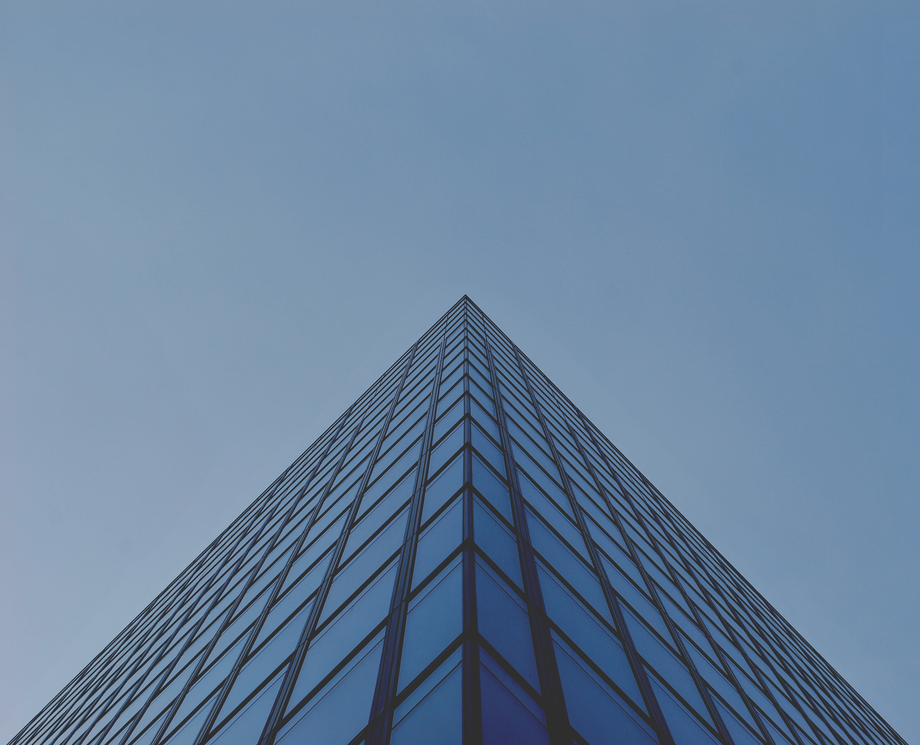 nature, building exterior, glass - material, city, corner, windows, sky, worm, clear sky, s, buildin, office building exterior, futuristic, directly below, HD Wallpaper