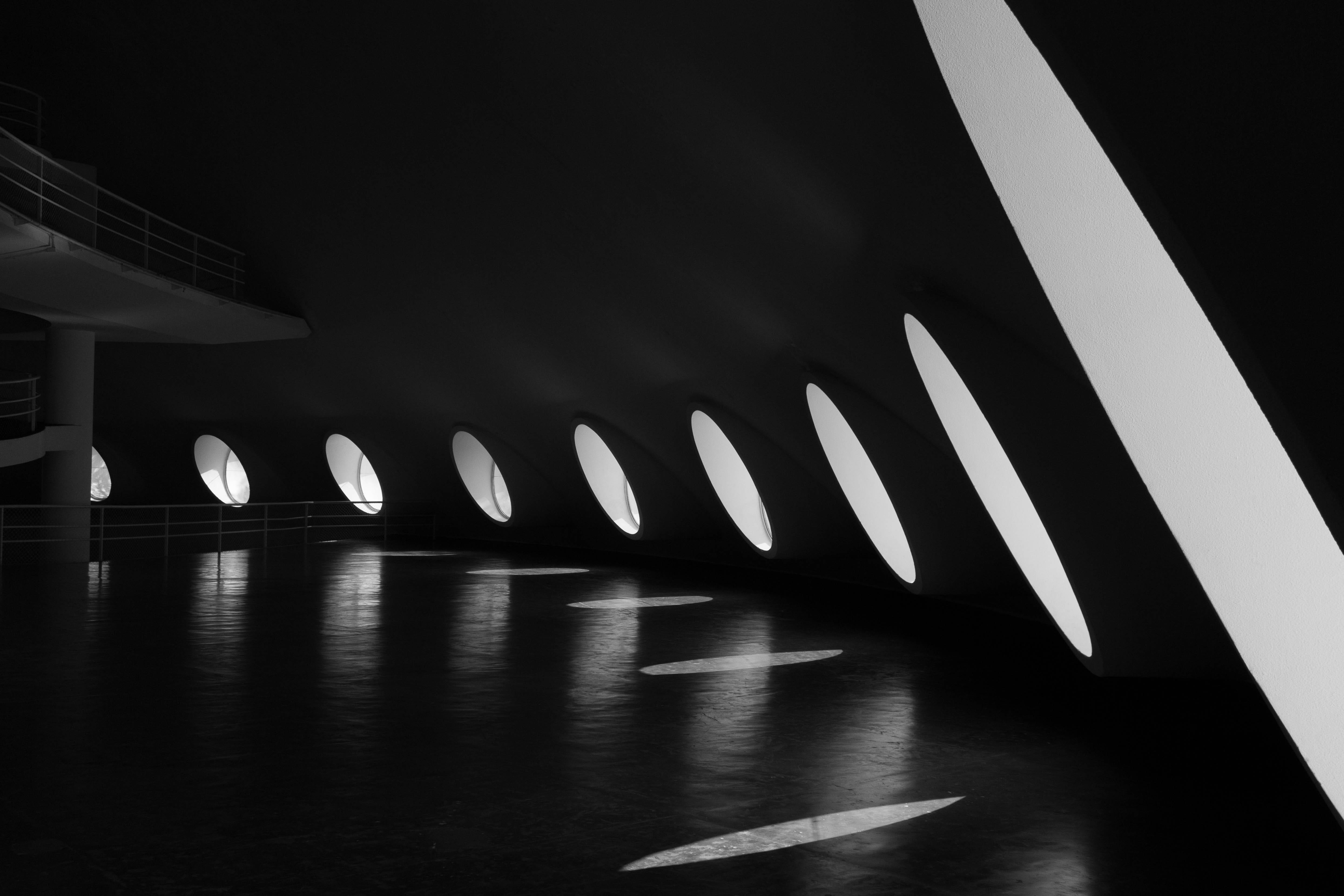 light, photography, design, night, absence, windows, architectural design, 4K, white, ceiling, art, black and-white, water, nature, no people, built structure, HD Wallpaper