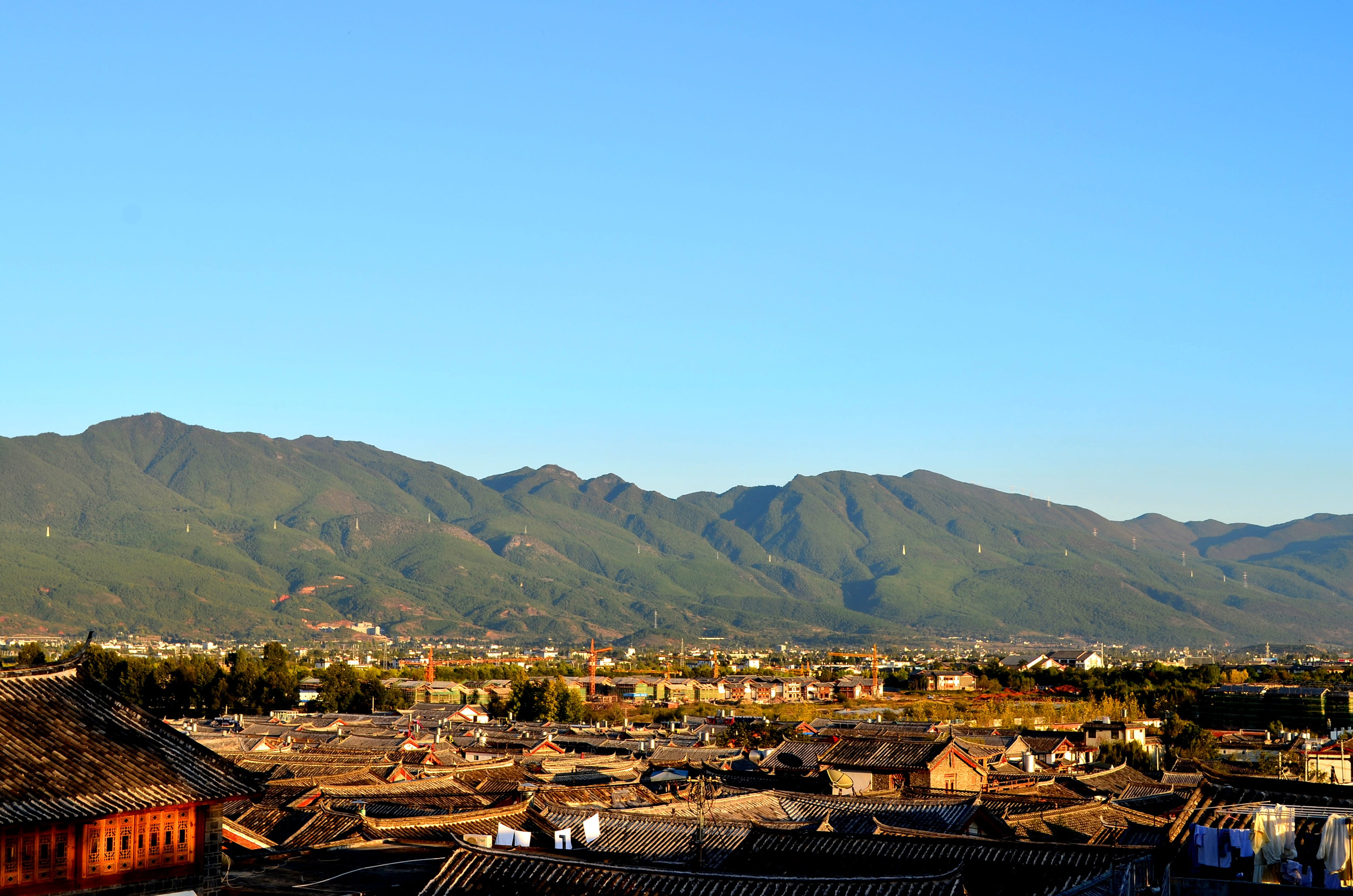 travel Locations, 2K, residential district, lijiang, italy, outdoors, mountain range, city, Alpine, landscape, day, alpine, famous Place, mountain, copy space, HD Wallpaper
