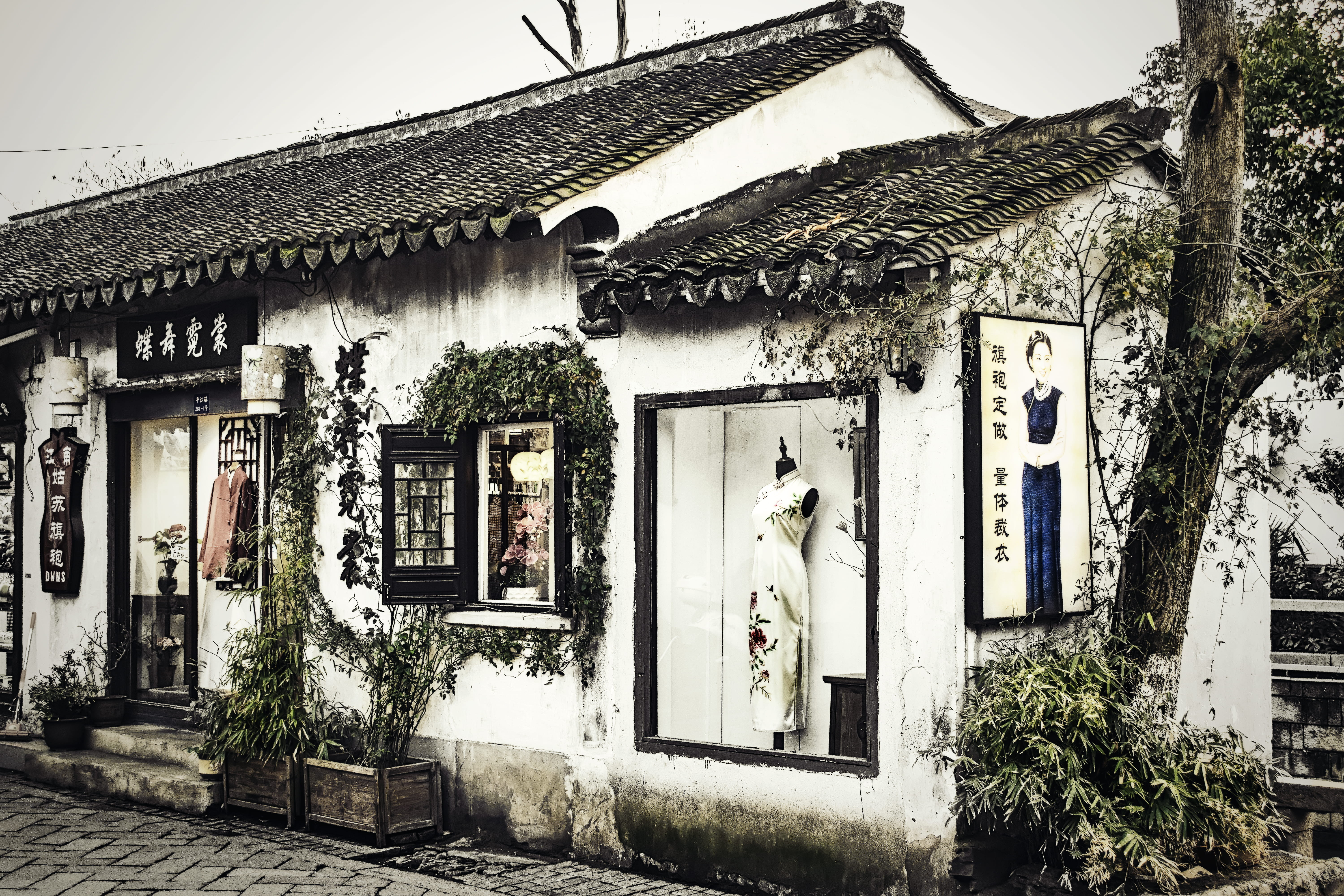 city, china, door, window, house, built structure, 5K, architecture, building, representation, human representation, entrance, building exterior, residential district, HD Wallpaper