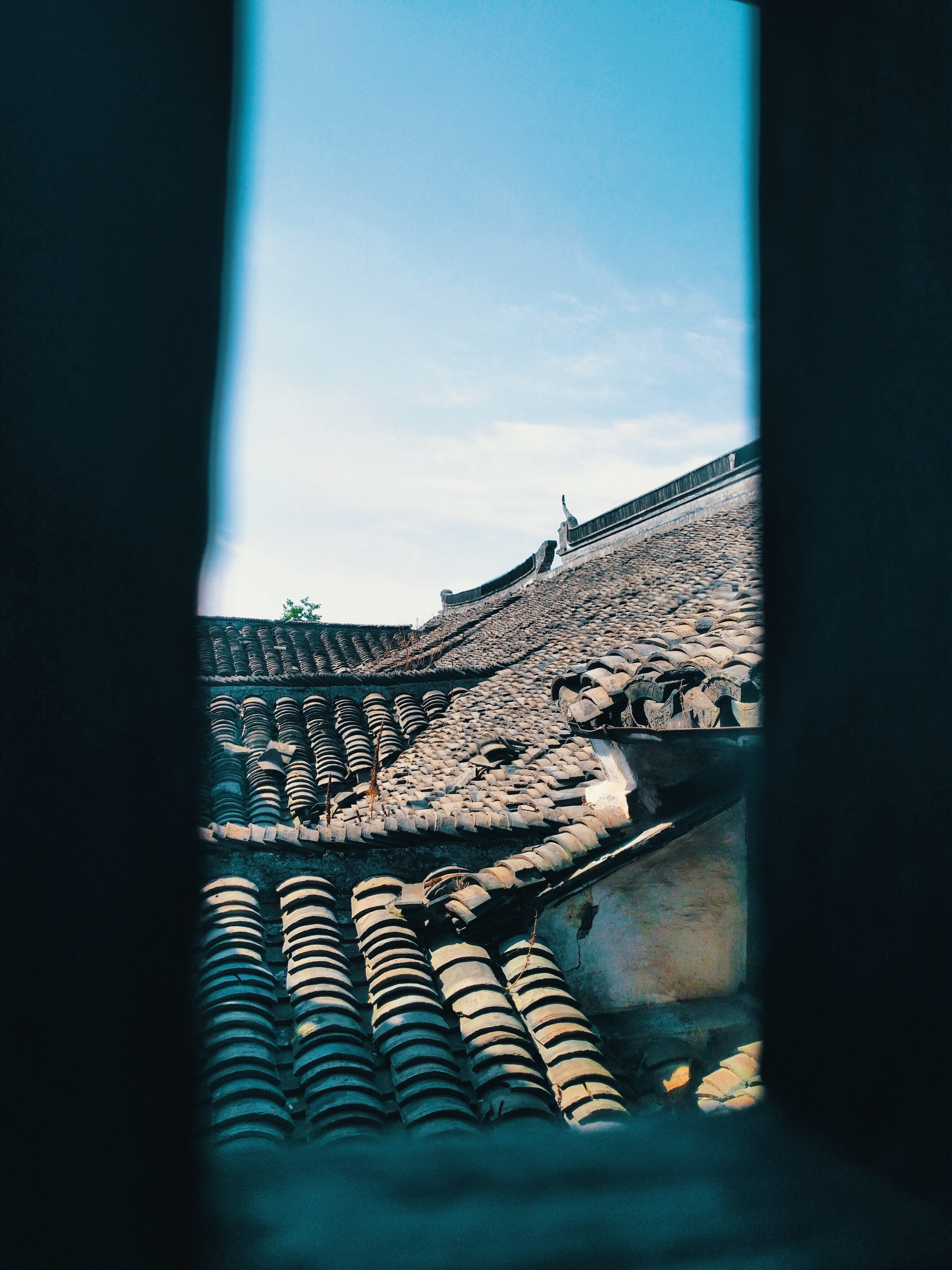 cloud - sky, sky, sunlight, 4K, window, day, wall, china, nature, zhouzhuangzhen, wall - building feature, roof tile, house, no people, building exterior, Phone HD Wallpaper