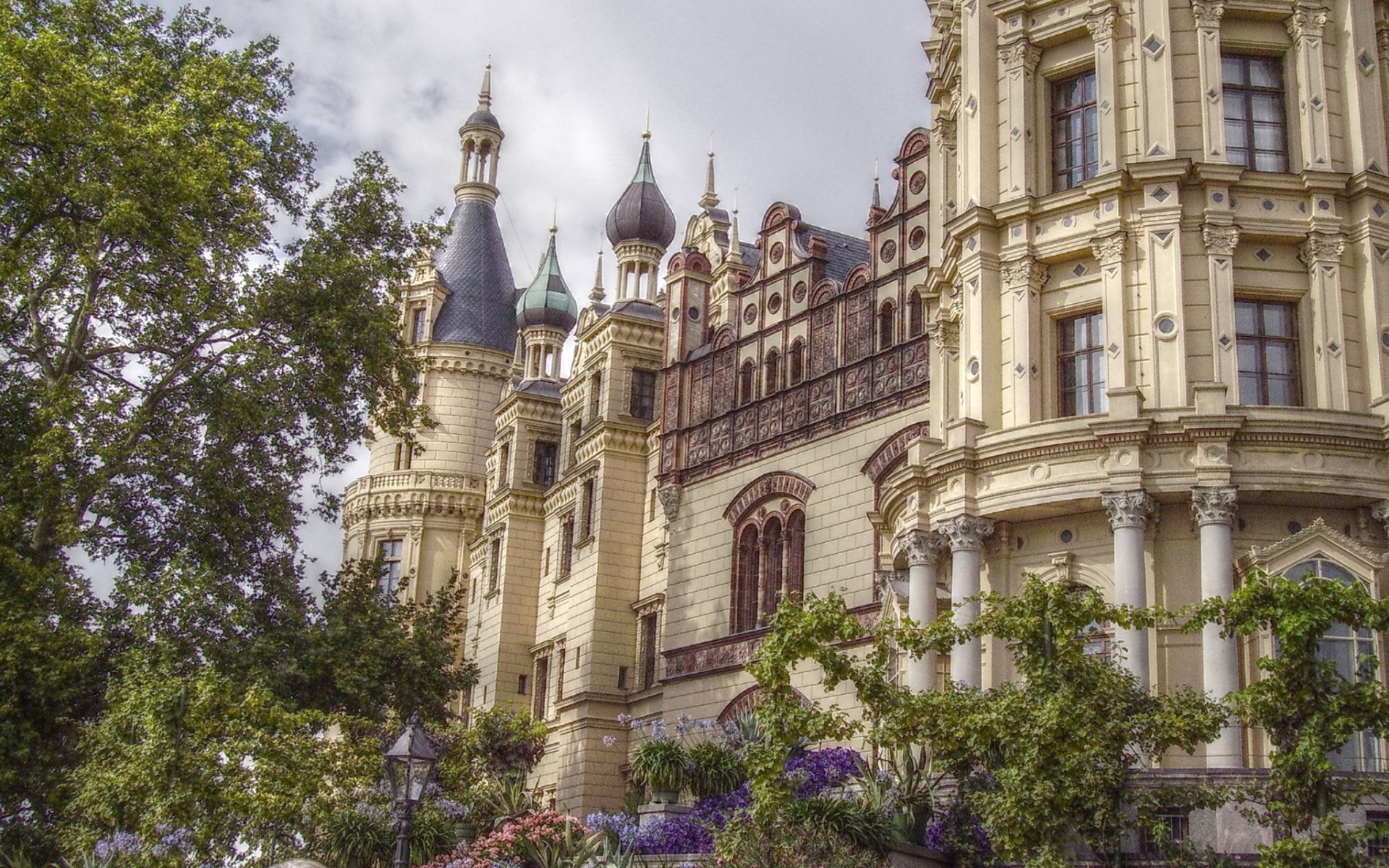 no people, place of worship, building, religion, nature, 1080P, outdoors, history, schwerin palace, low angle view, travel destinations, architecture, HD Wallpaper