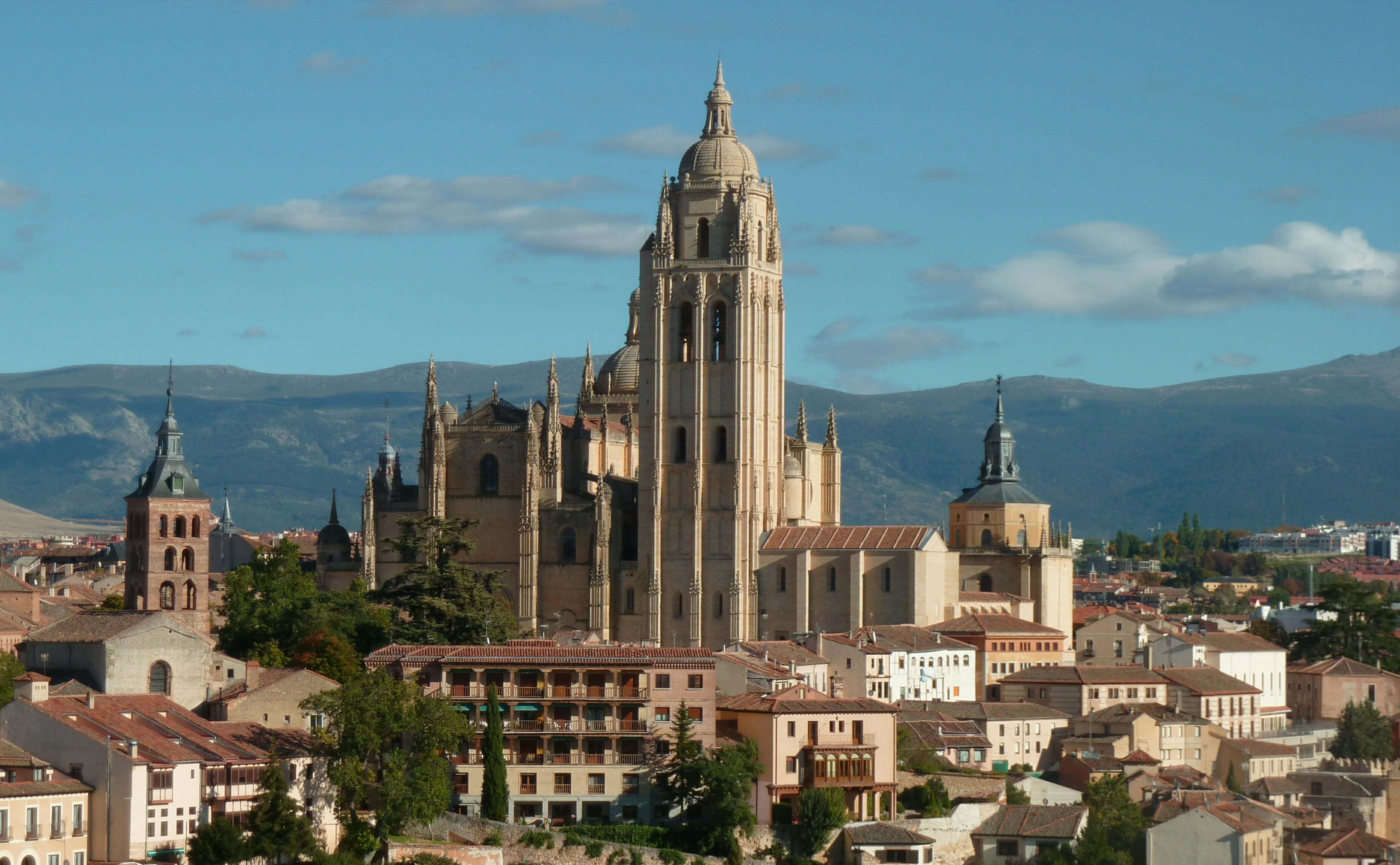 segovia, townscape, Spain, cloud - sky, spain, architecture, religion, day, city, travel destinations, outdoors, residential district, cityscape, history, HD Wallpaper