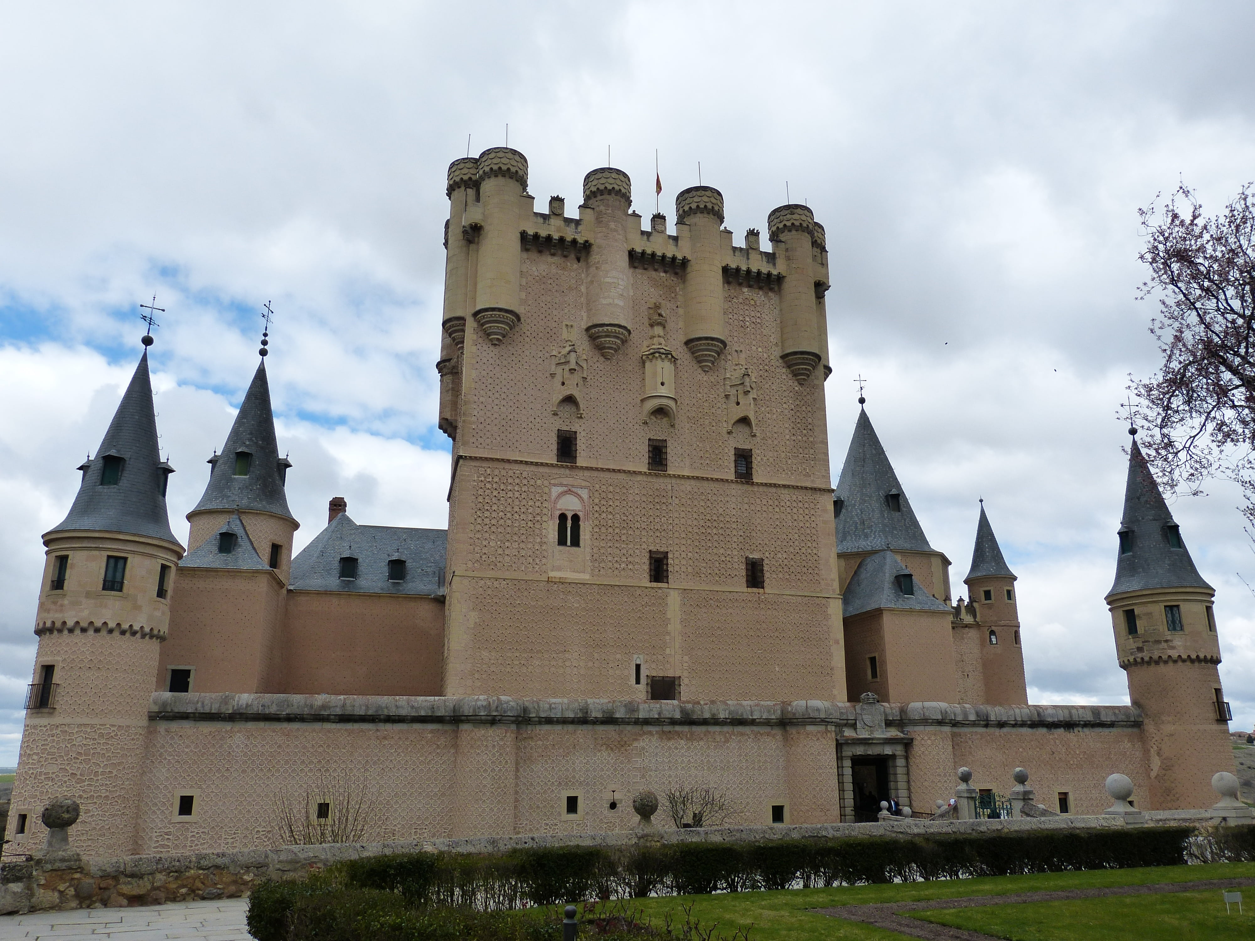 place of worship, fortress, alcazar, sky, religion, tower, architecture, old town, built structure, spirituality, travel, building exterior, cloud - sky, HD Wallpaper