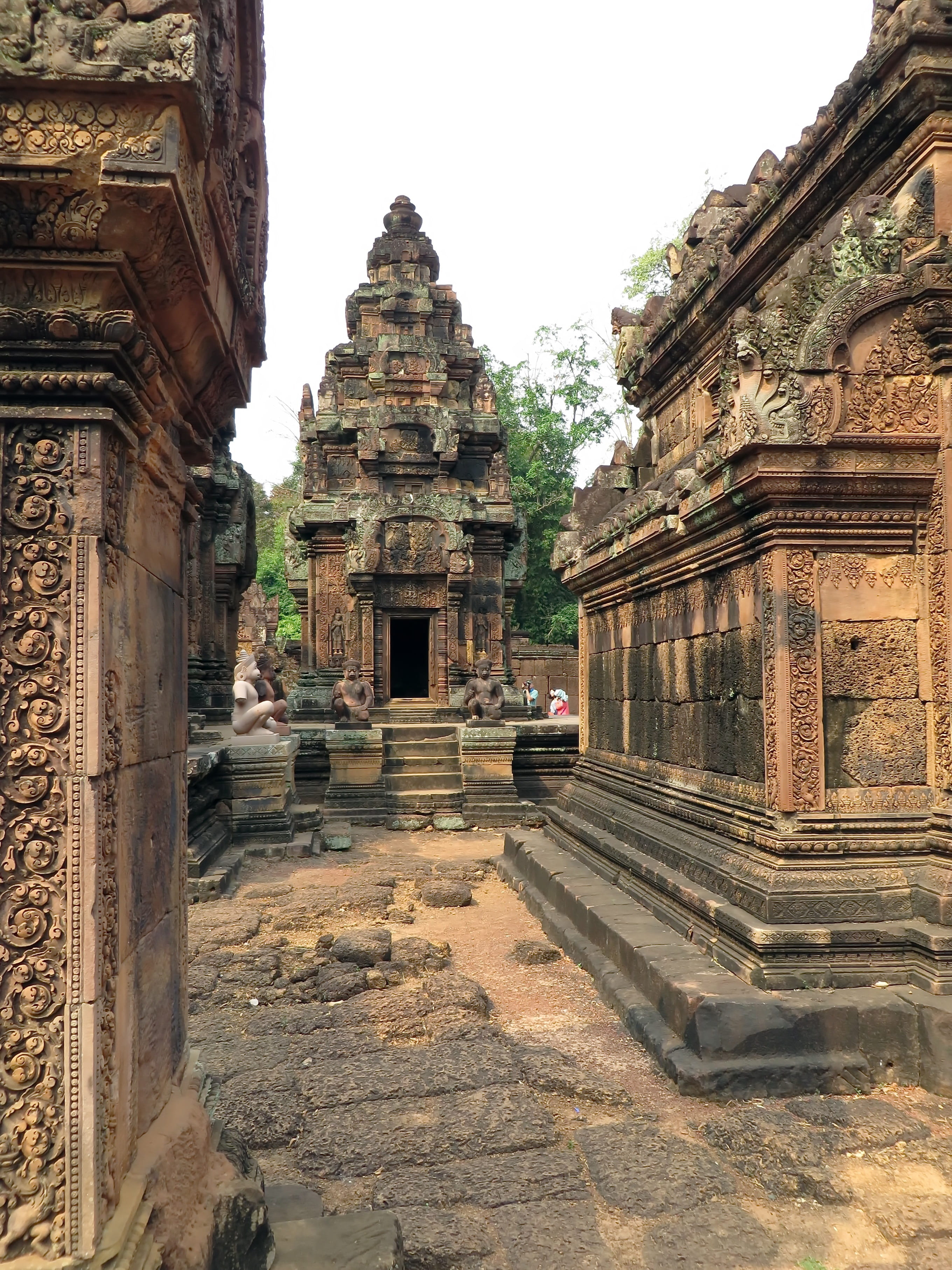 sky, temple, belief, cambodia, the past, angkor, temple women, day, history, ancient civilization, no people, old, pink sandstone, outdoors, travel, banteay srei, Phone HD Wallpaper