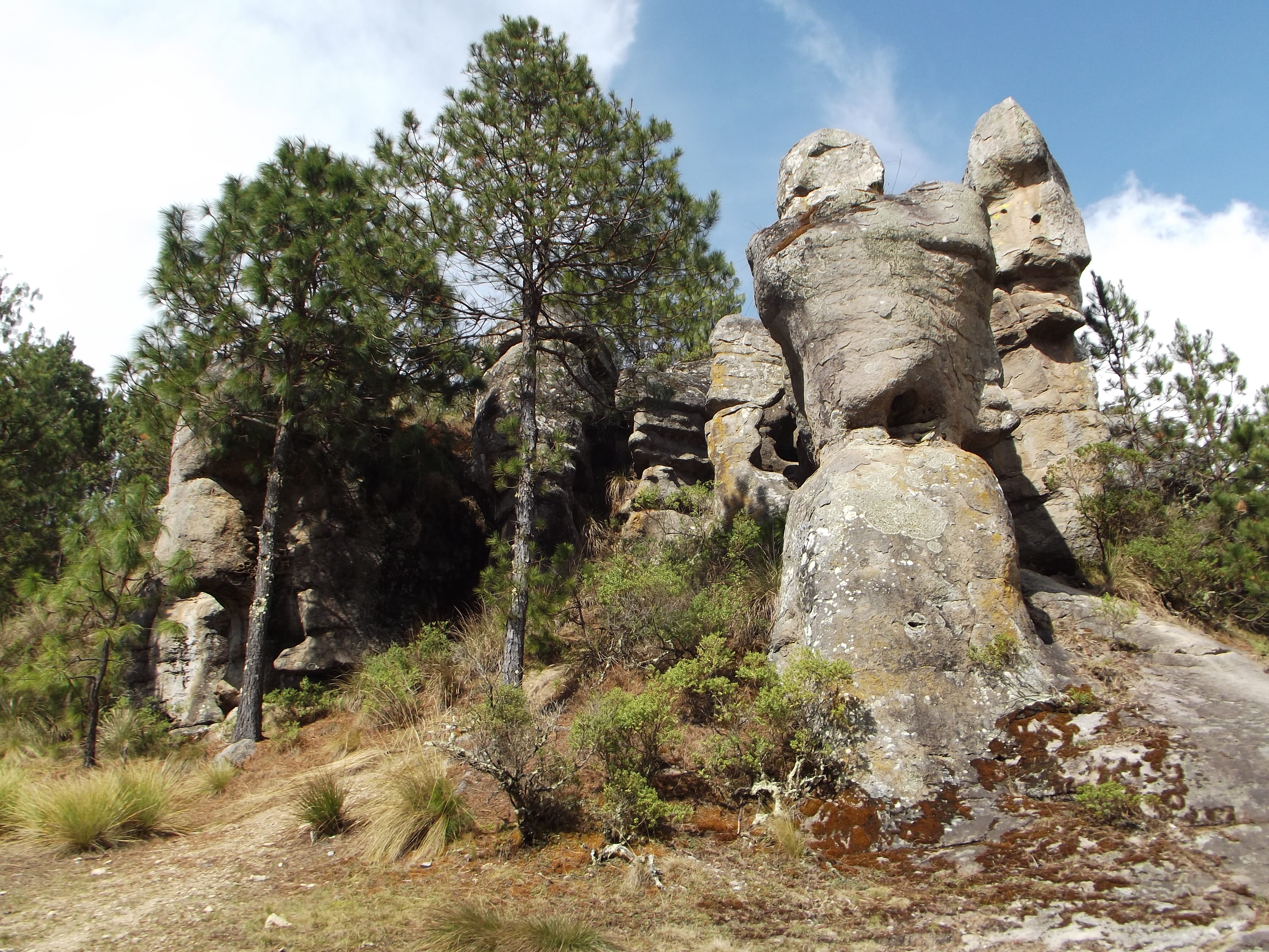 4K, outdoors, travel, people, low angle view, no people, architecture, tranquility, plant, nature, beauty in nature, peña, rock - object, rock, day, zacatlán, HD Wallpaper