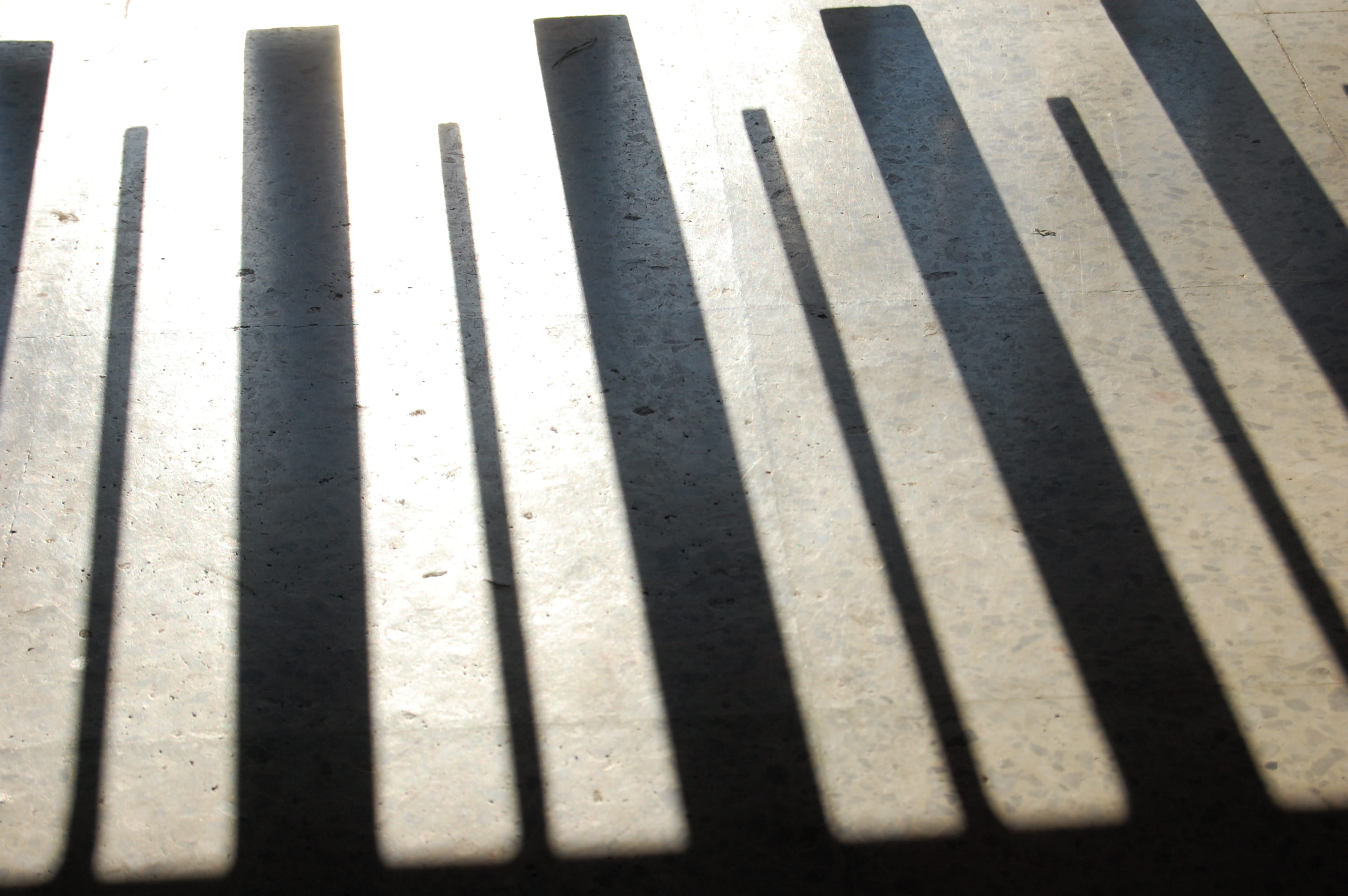 2K, wood - material, black, no people, in a row, mexico, parallel, day, repetition, floor, wall - building feature, side by side, backgrounds, focus on shadow, HD Wallpaper