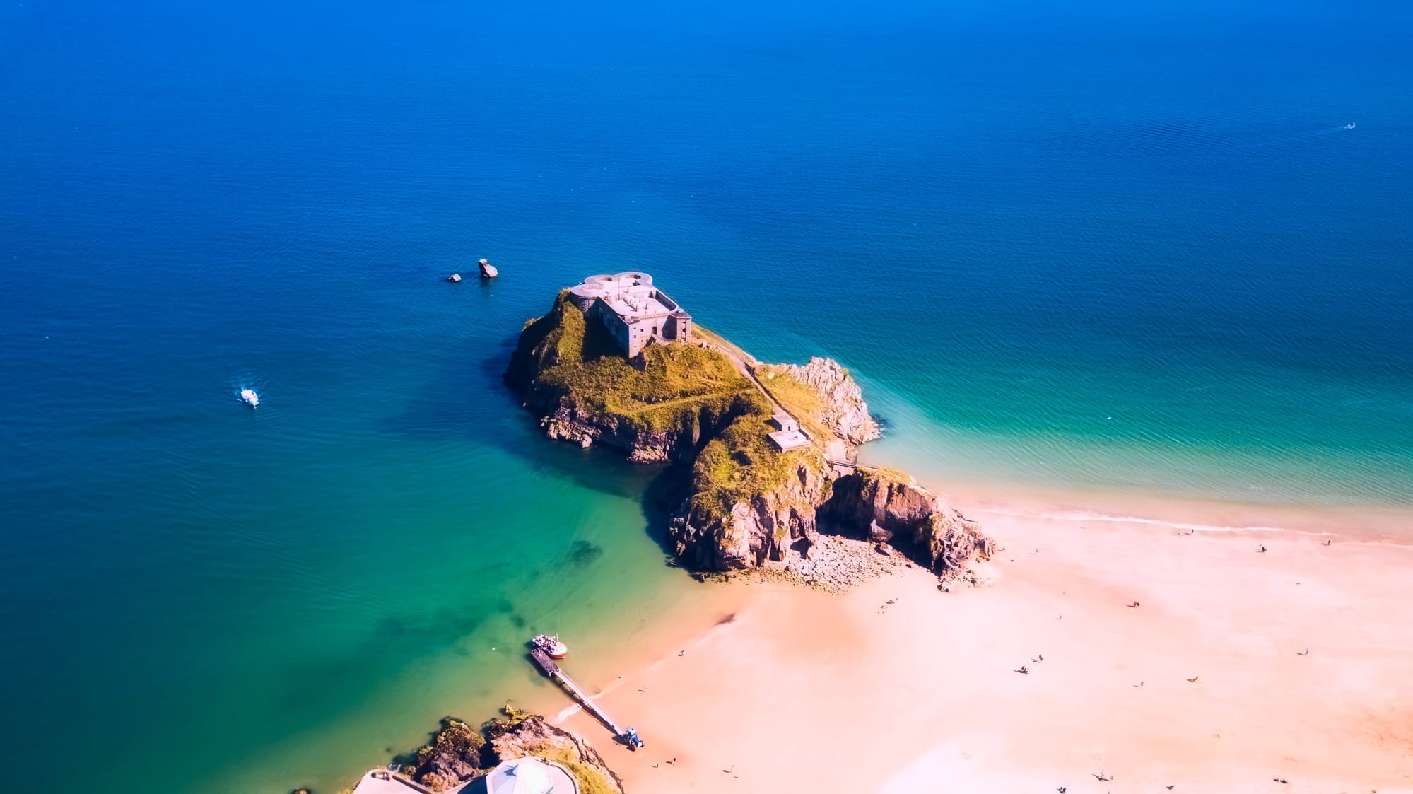 sky, seashore, idyllic, stone, one animal, daytime, landmark, tropical Climate, high angle view, 1080P, tranquil scene, land, beach, non-urban scene, shore, HD Wallpaper