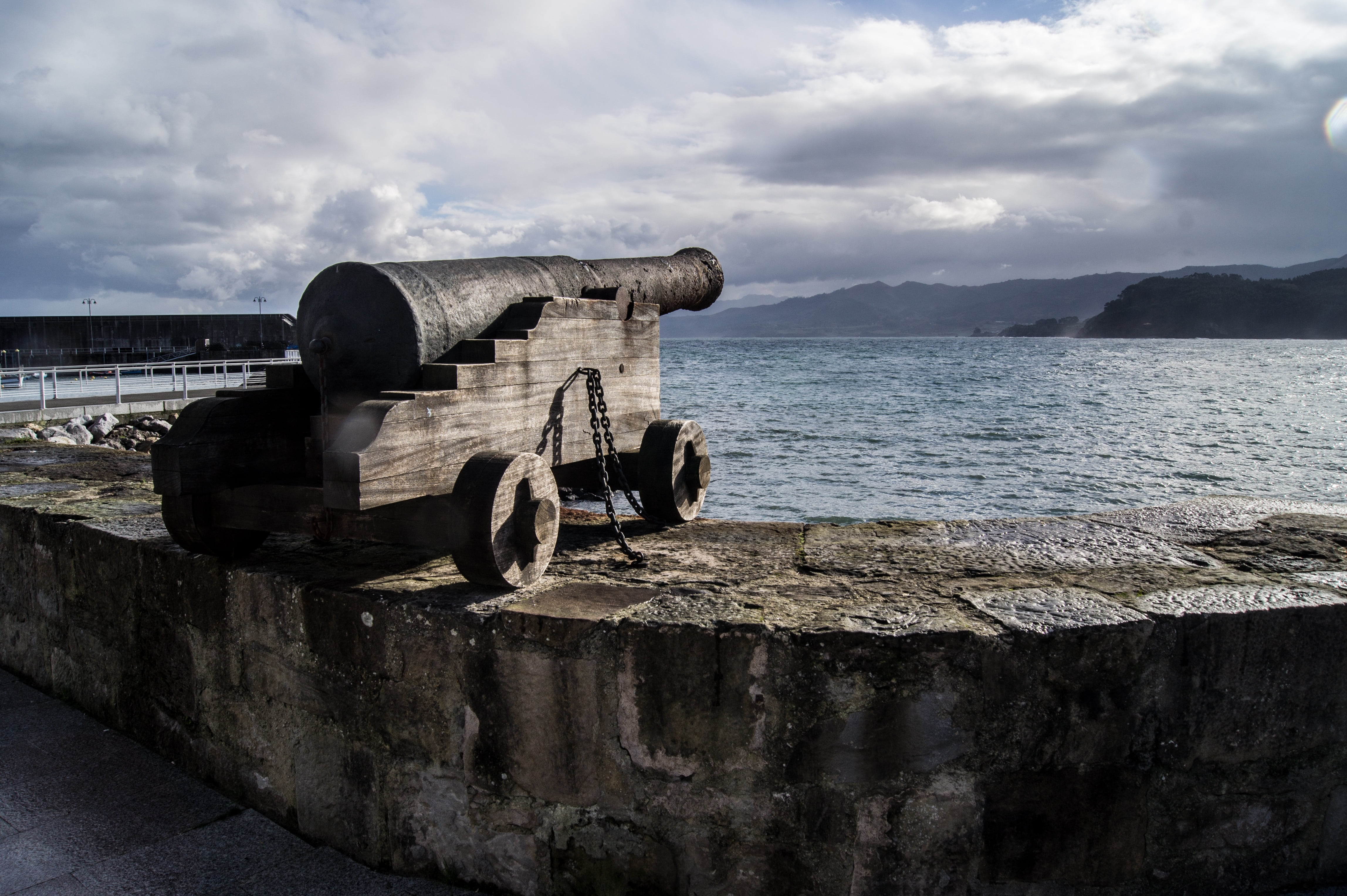 defense, water, nature, sunlight, shoot, canon, cannon, history, bay of biscay, asturias, 4K, cloud - sky, sea, scenics - nature, travel destinations, HD Wallpaper