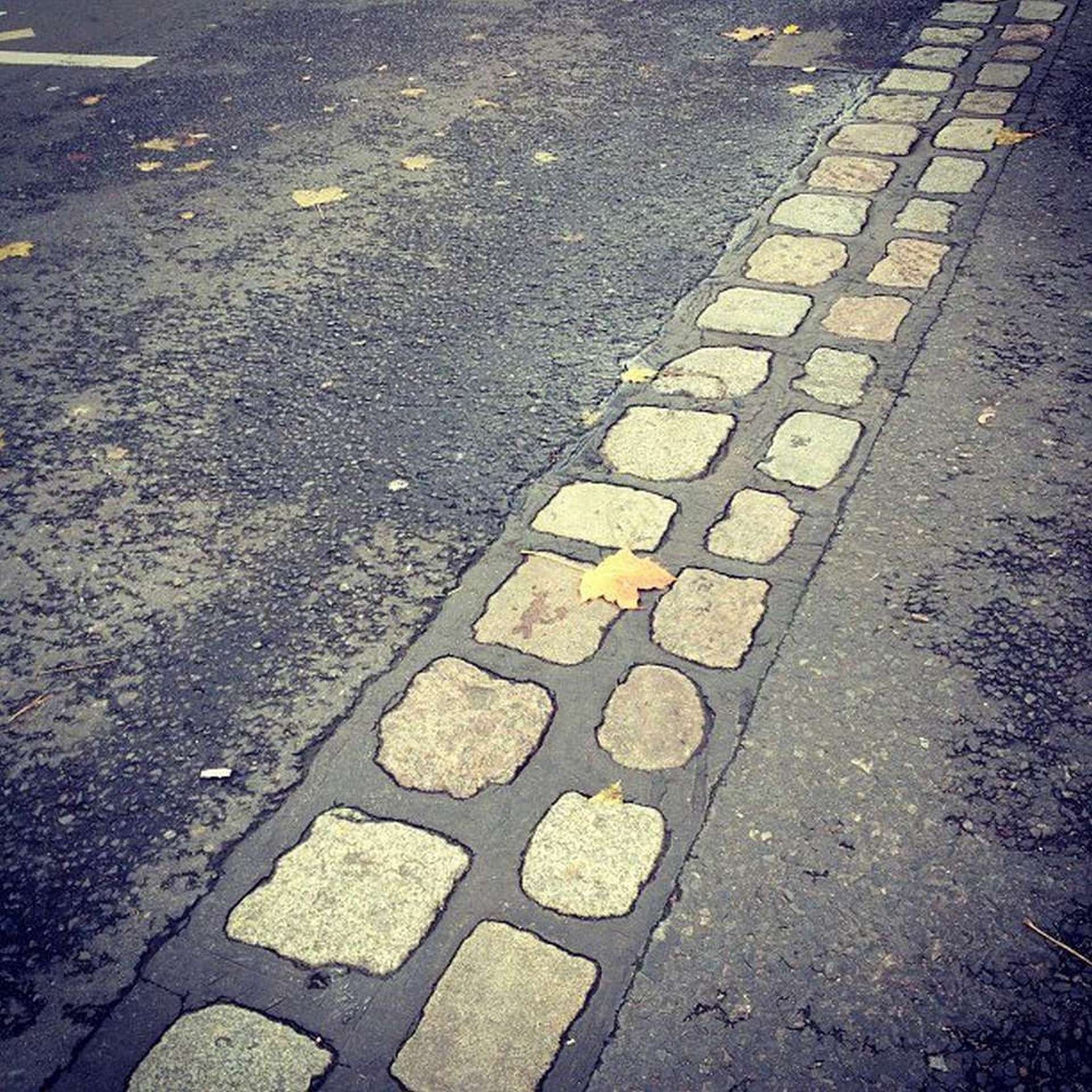 concrete, outdoors, city, road, pattern, november, boundary, berlin wall, monument, street, paving stones show wall history, footpath, sidewalk, border, Phone HD Wallpaper