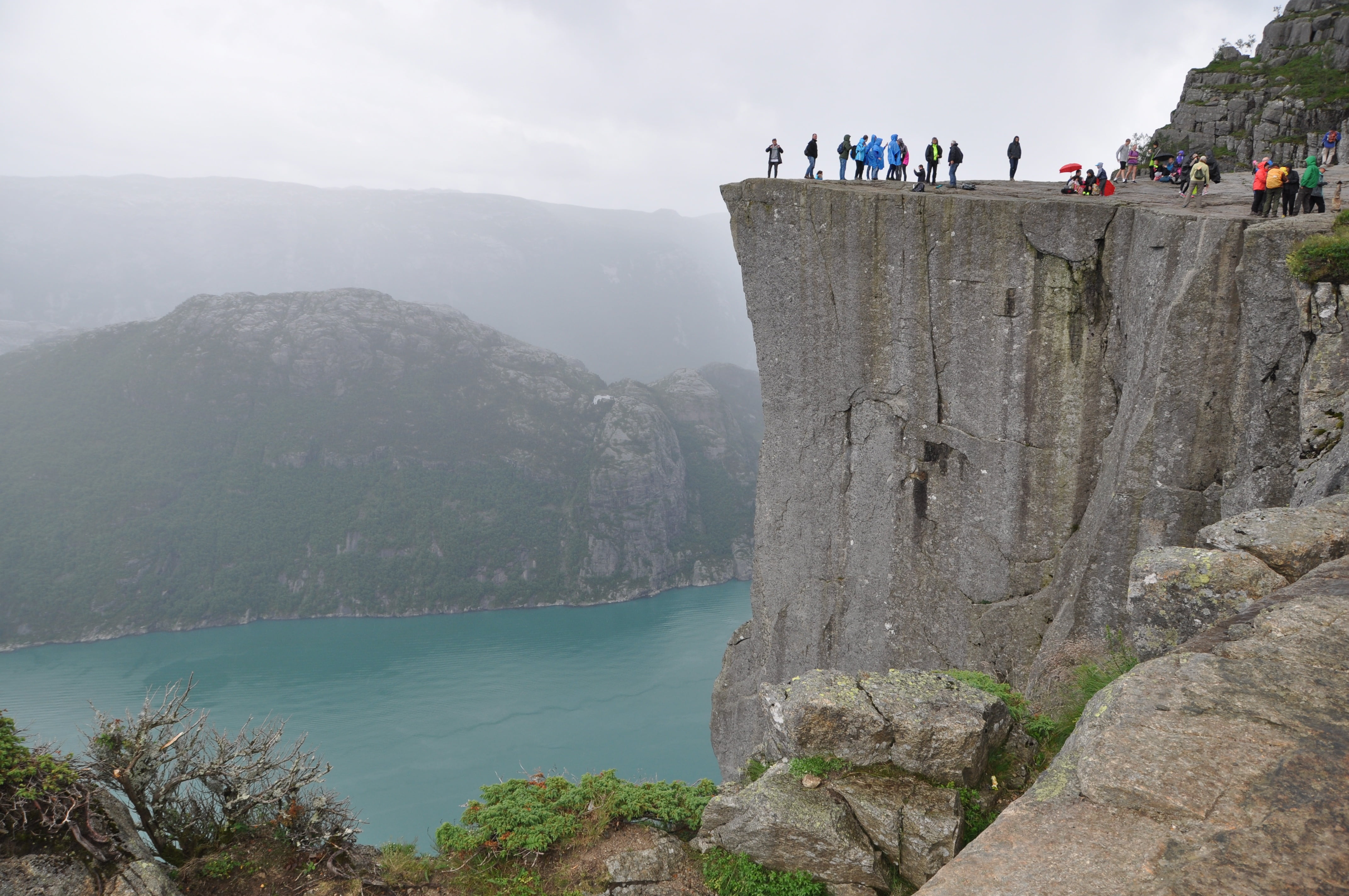 abyss, large group of people, group of people, leisure activity, norway, tranquil scene, real people, sky, fjord, cliff, day, sea, beauty in nature, preikestolen, HD Wallpaper