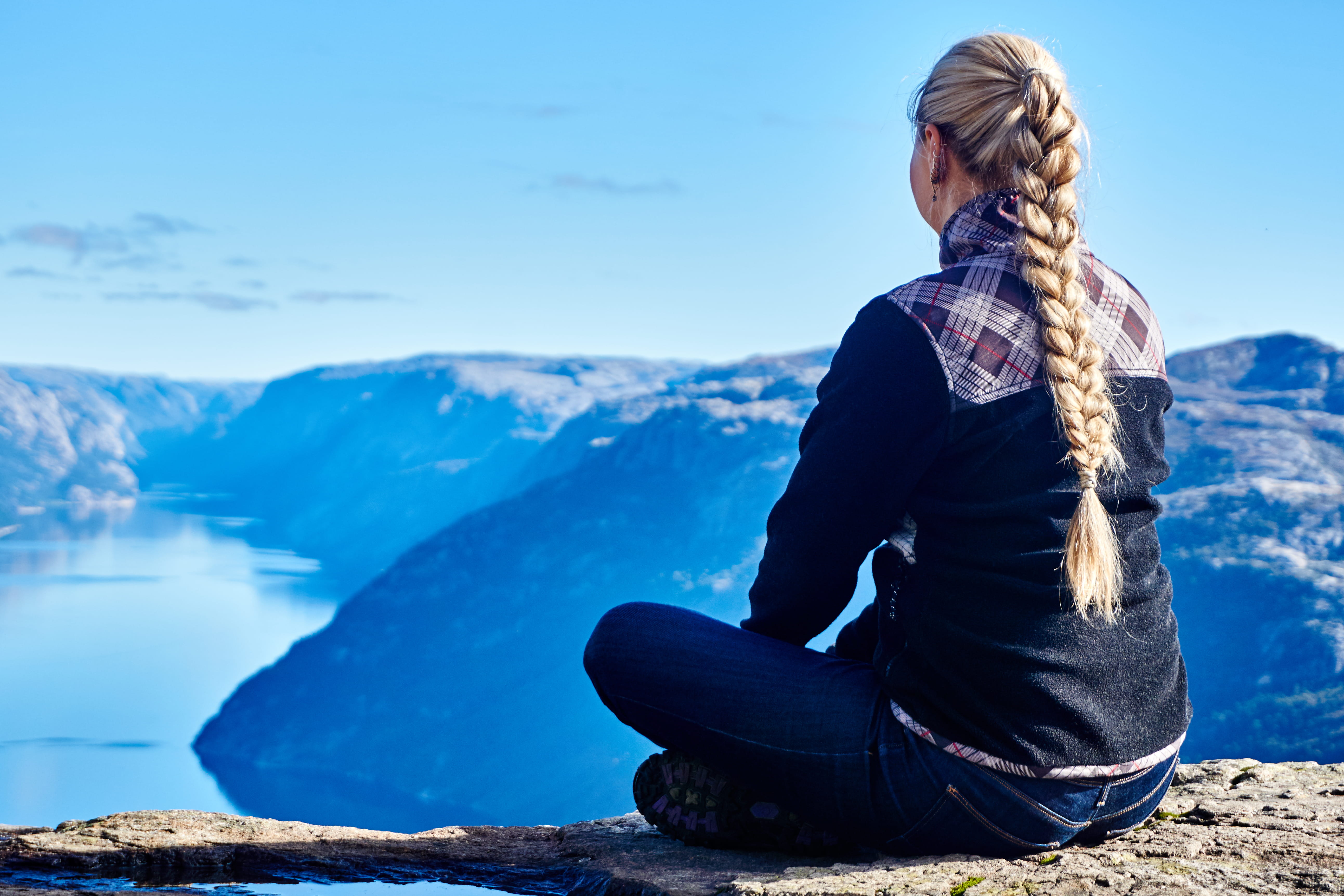 preikestolen, mountains, sky, watch, one person, real people, scenics - nature, leisure activity, hairstyle, outdoors, nature, hair, warm clothing, women, HD Wallpaper