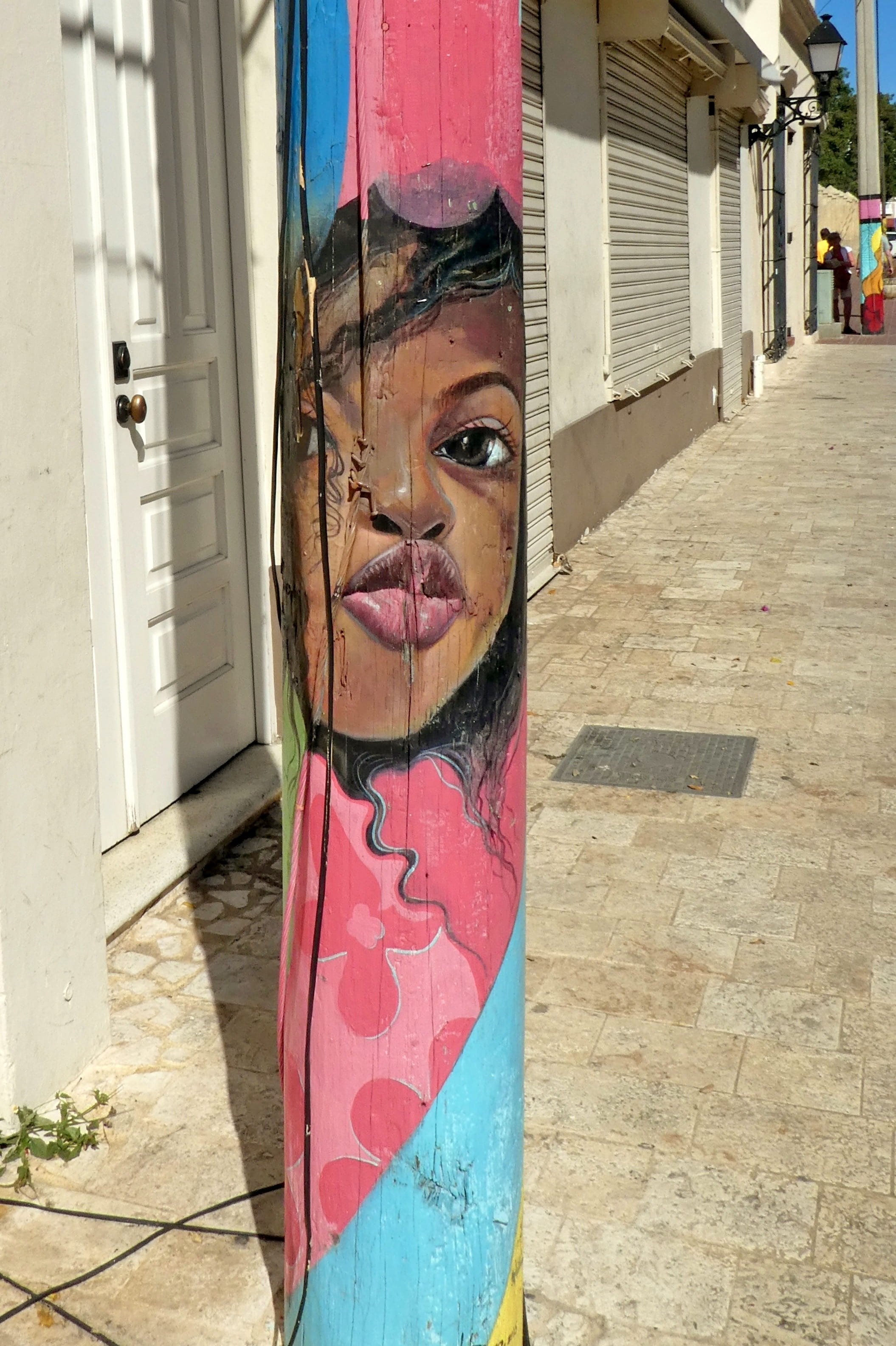 2K, old town, young adult, human face, human representation, graffiti, historic old town, caribbean, looking at camera, dominican republic, outdoors, real people, Phone HD Wallpaper